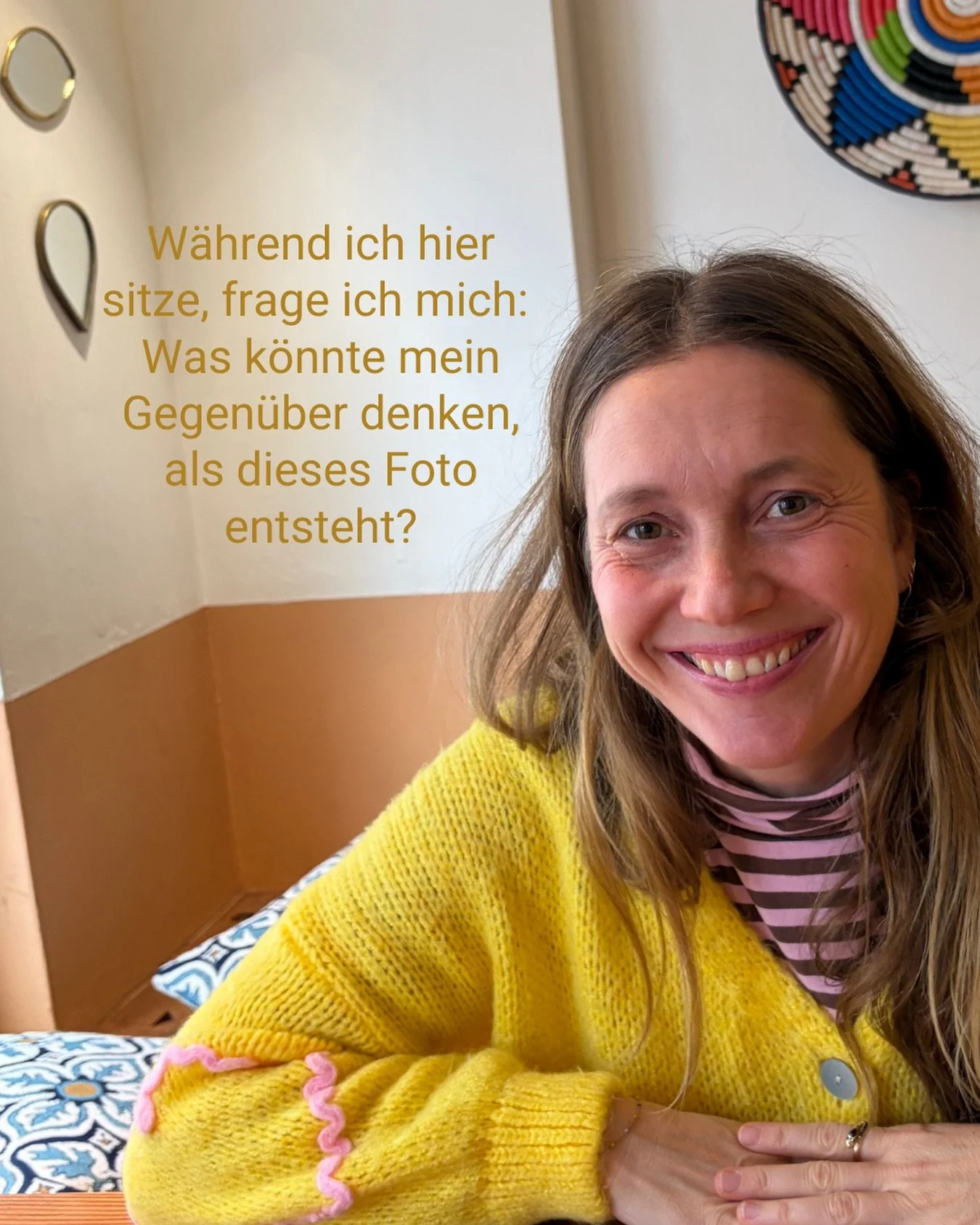 Ich m&ouml;chte manchmal so gerne in die Gedanken von anderen Menschen eintauchen&hellip;
Kennst du das auch? Wenn ja, in welchen Situationen?

GEDANKEN 
NEUGIER 
LACHEN 

#gedanken #buchdeb&uuml;t #neugier #gelb #mehrzeitf&uuml;rb&uuml;cher