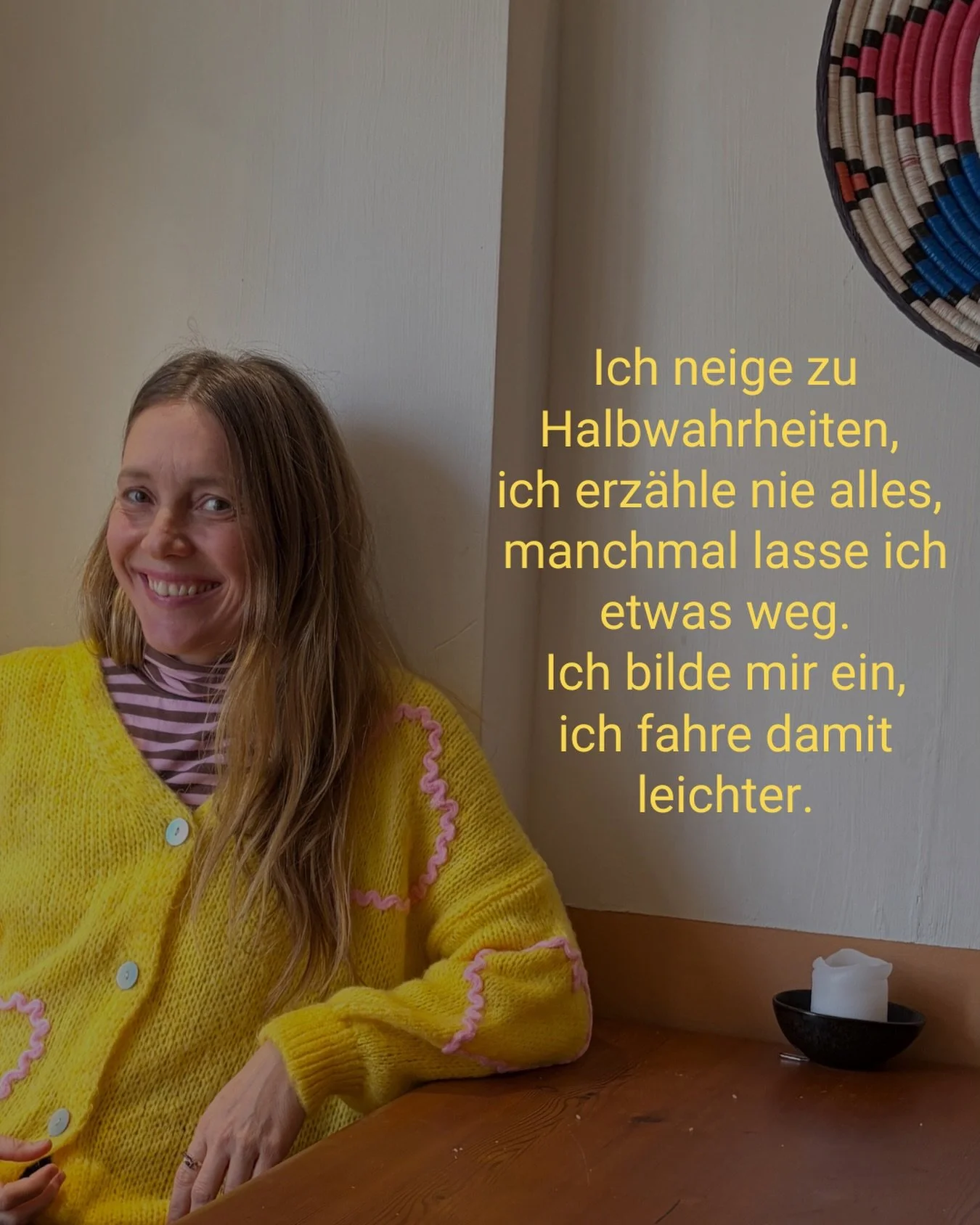 Und du so?

Team &bdquo;immer ehrlich&ldquo;?
Oder auch mal &bdquo;flunkern&ldquo;?
Oder wie ich, &bdquo;einfach was weglassen&ldquo;?

#autorin #rauschvonworten #ehrlich #flunkern #halbwahrheiten