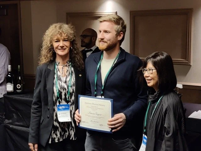 Simon Geyer receives the APS Distinguished Student Award 2023