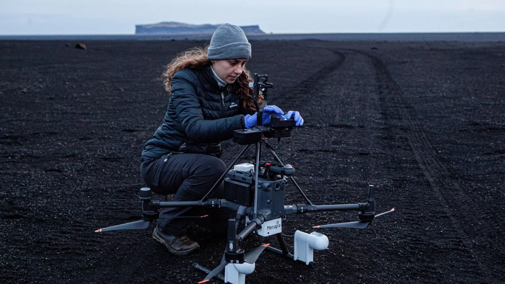 Three instruments, one airframe: hunting ice-nucleating dust over Iceland