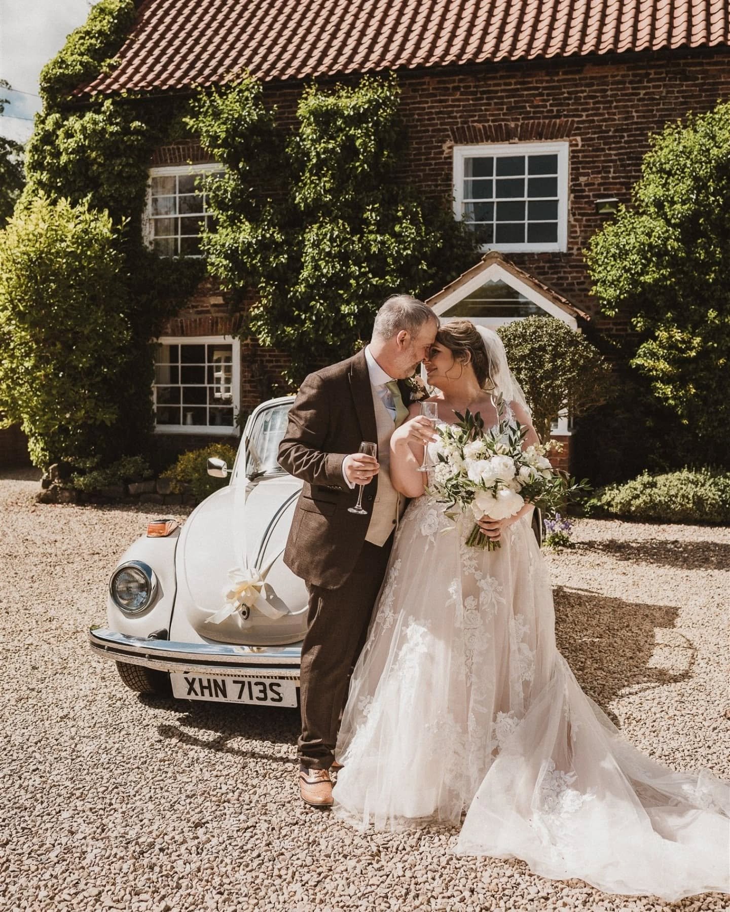 Things that happened on Saturday 🧡🌿

Clare and Jake got married 🙌
Jake arrived in a bright red 2CV ❤️
We got to revisit the church we tied the knot in 💒
The sun came out 🌞
We all ate ice cream 🍦
They had their first dance outside 🪩

Overall ~ 
