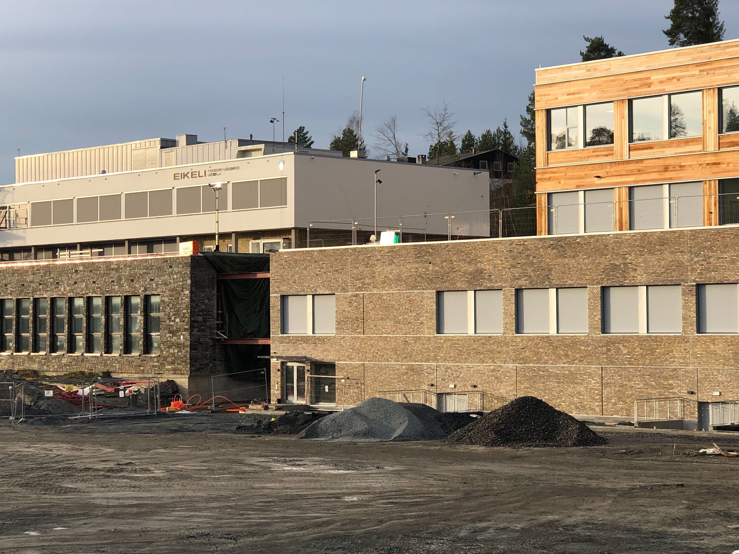 Eikeli Eikeli VGS — HØINE