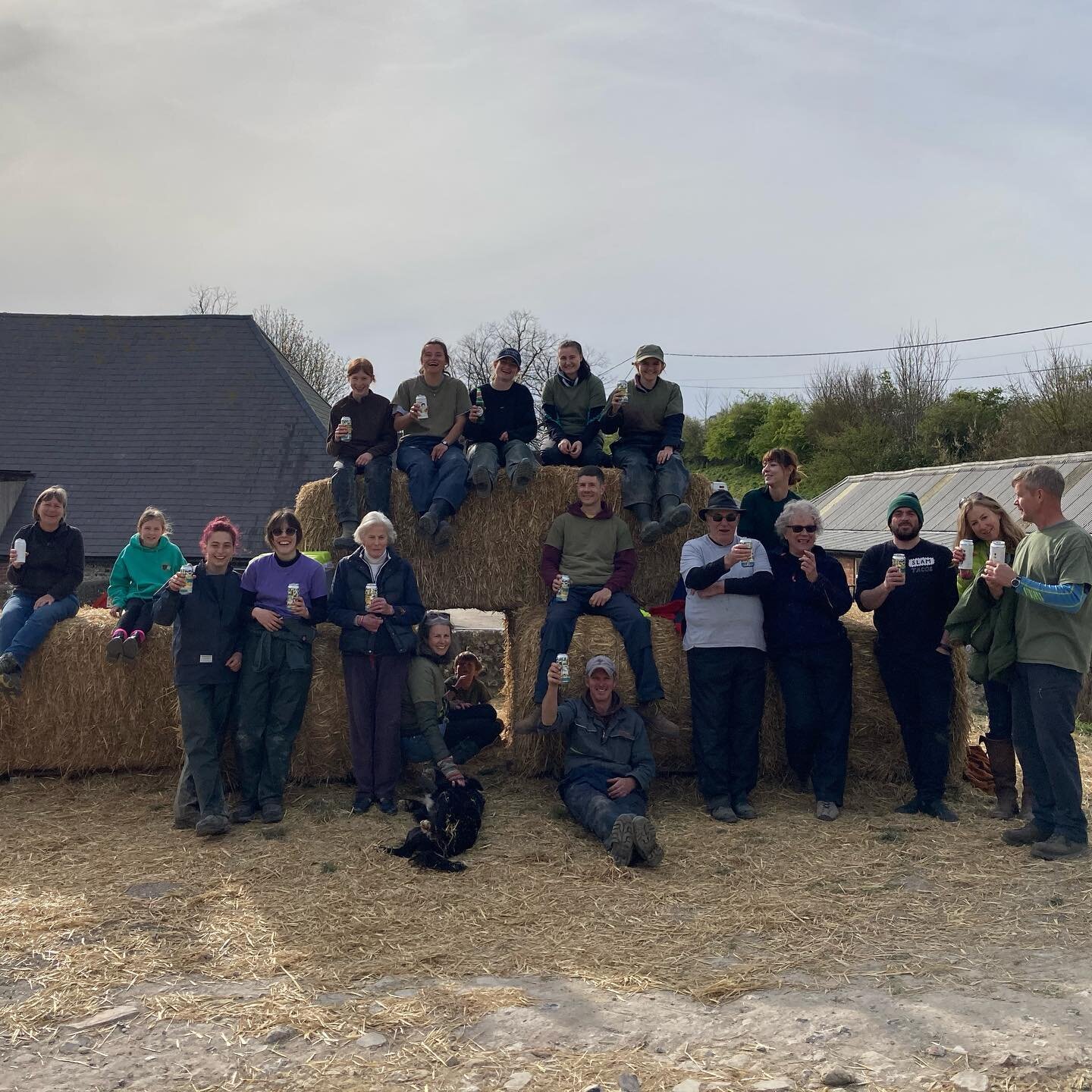 Our amazing team of helpers! Thank you. We couldn&rsquo;t do it without you 💪🏻🙌🏻👏🏻. Lambing open days 2022 are over 😅. Thank you to everyone who came. It was so lovely welcoming everyone back to the farm. 

#camillaandroly #saddlescombefarm #l