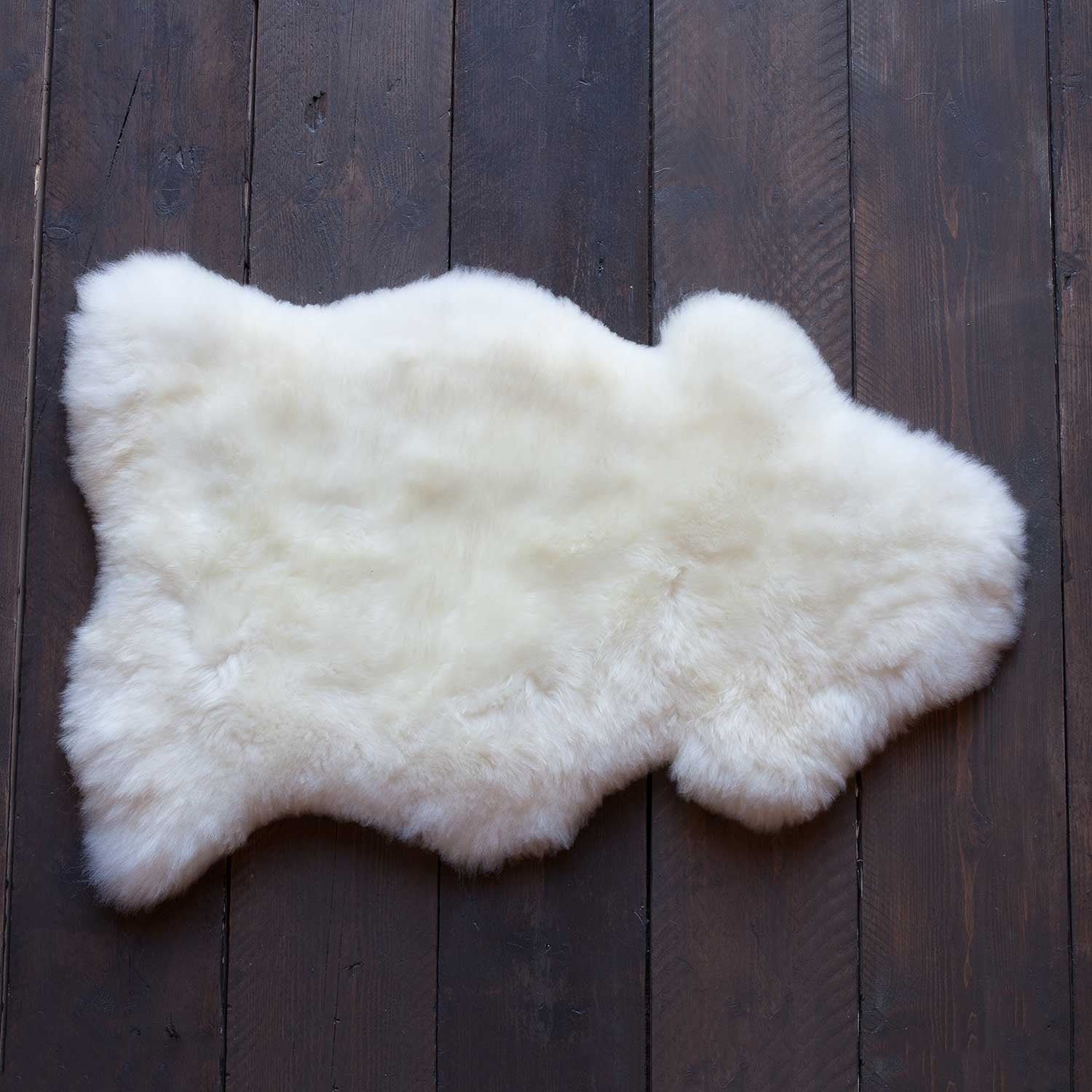 natural-white-sheepskin-medium-95-cm-x-60cm-approx.jpg
