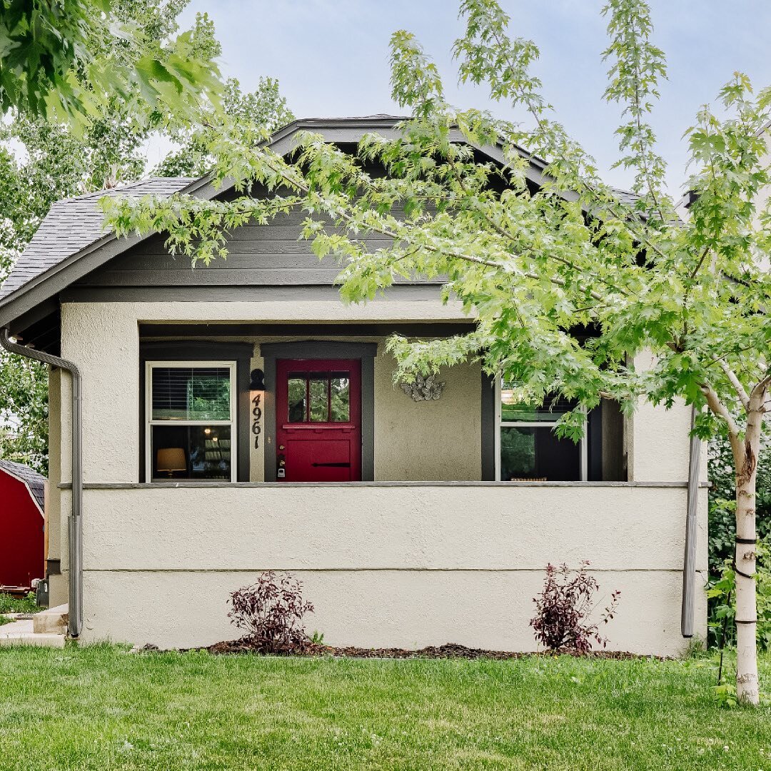 Feeling refreshed after a long weekend with lots of family + time in the sun! With summer in full swing I&rsquo;m excited to see the newest inventory hitting the market and love this charming bungalow that just hit the market. 3 bed | 1 bath under $5