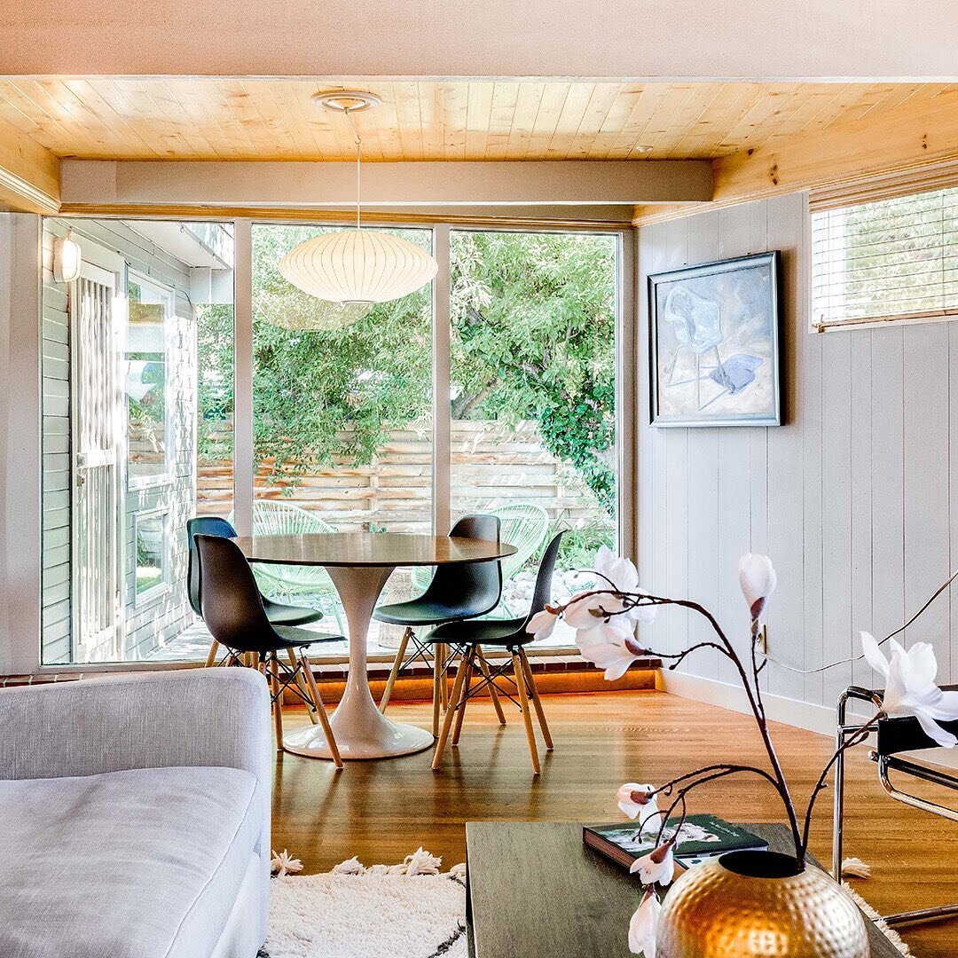 Perched on a lush property in desirable Arapahoe Acres, this marvelous mid-century modern abode exudes glamor + personality. Enveloped in warm from wood floors to luxe neutrals, this home is designed to withstand the test of time. Ample sunlight stre