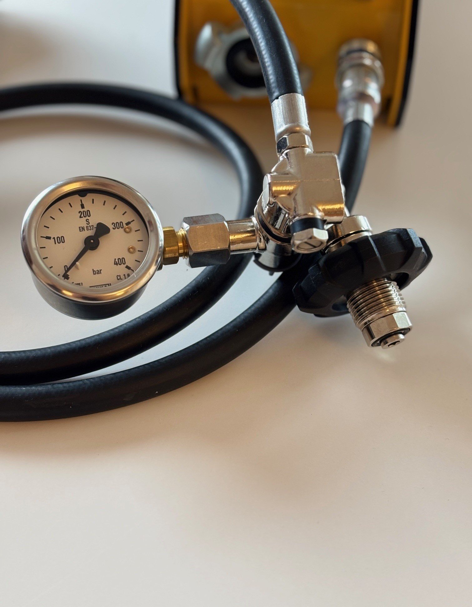 Control Unit with pressure reducing valve