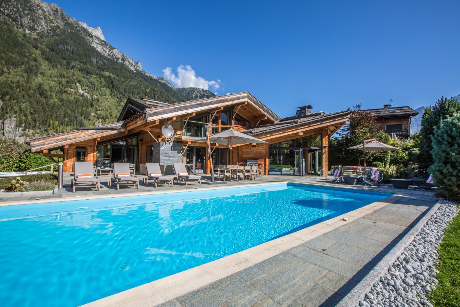 21_chalet-couttet-external-summer-pool.1600x0.jpg