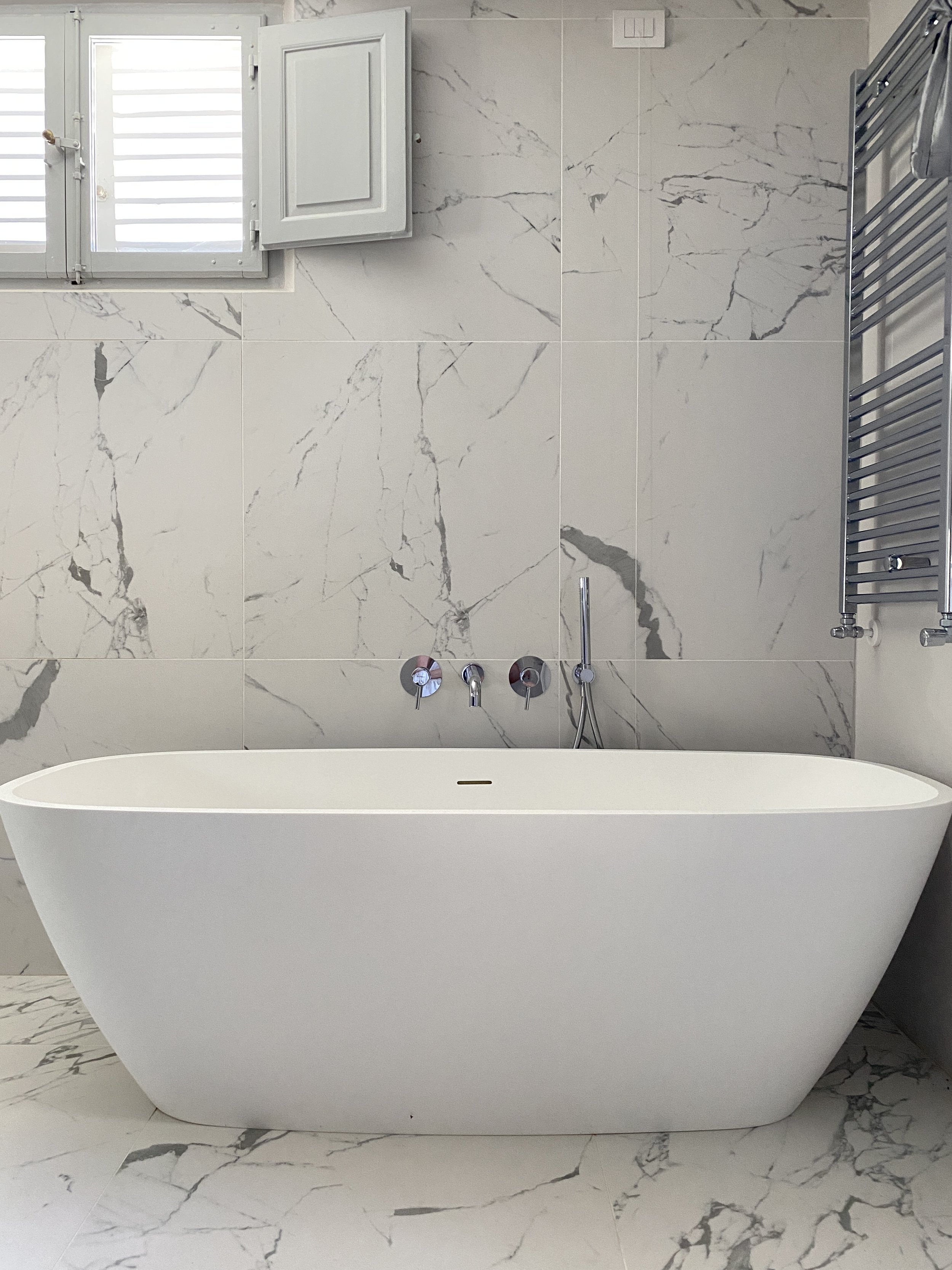 Manor-Umbria-bath-private-villa-rent.jpeg