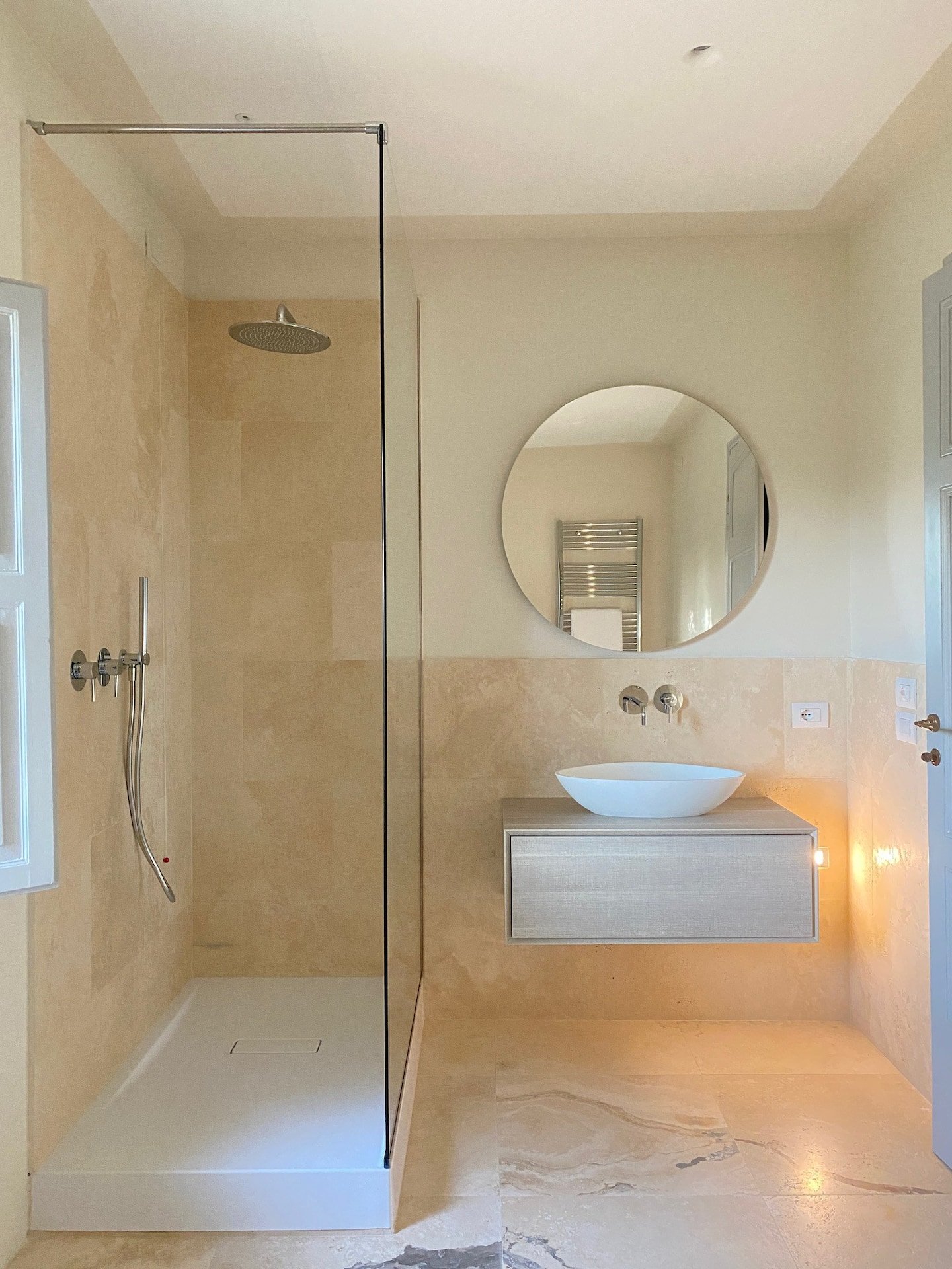 Manor-Umbria-suite5-private-villa-rent.jpeg