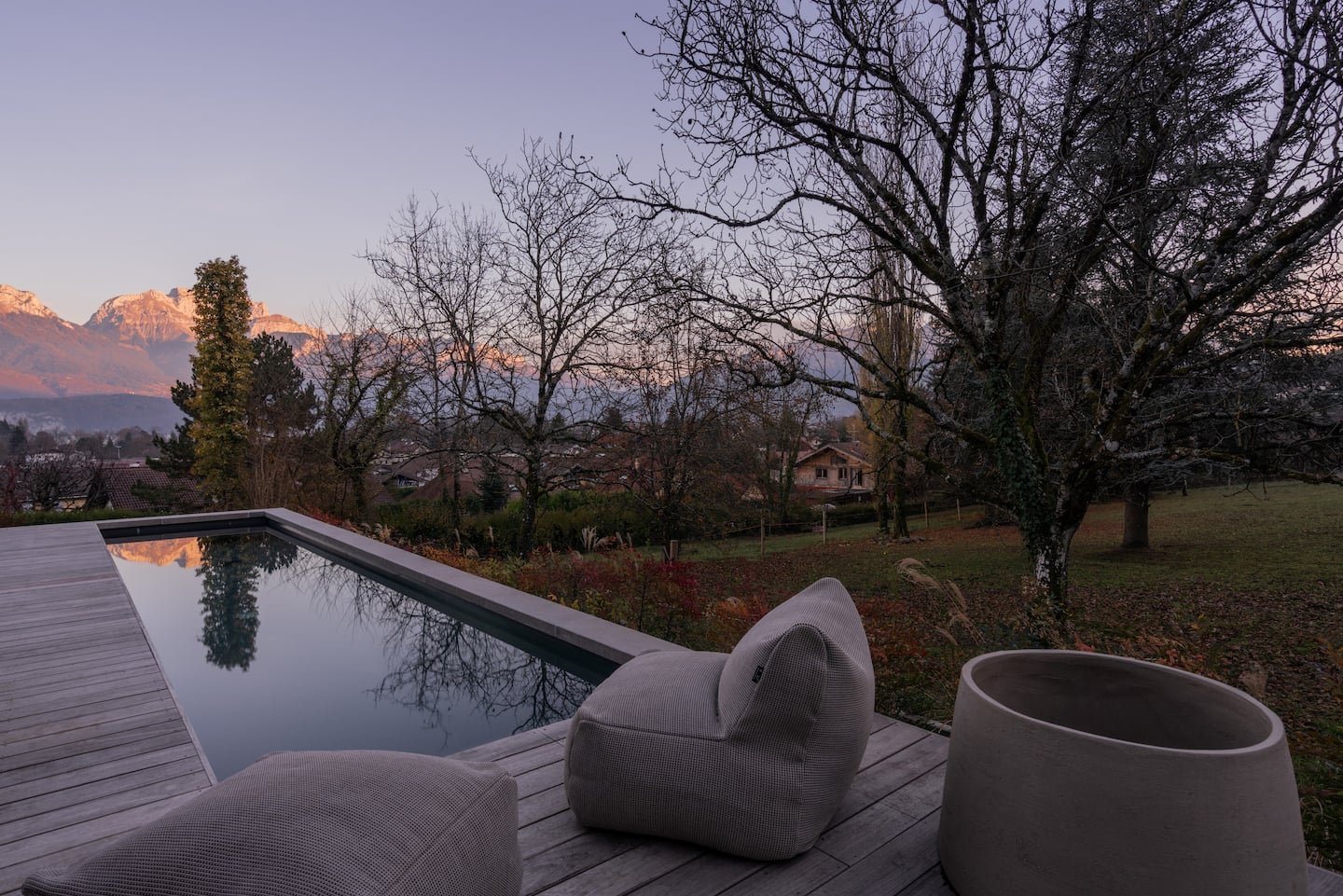 deck-pool-luxury-Villa-Annecy-Rental.jpeg