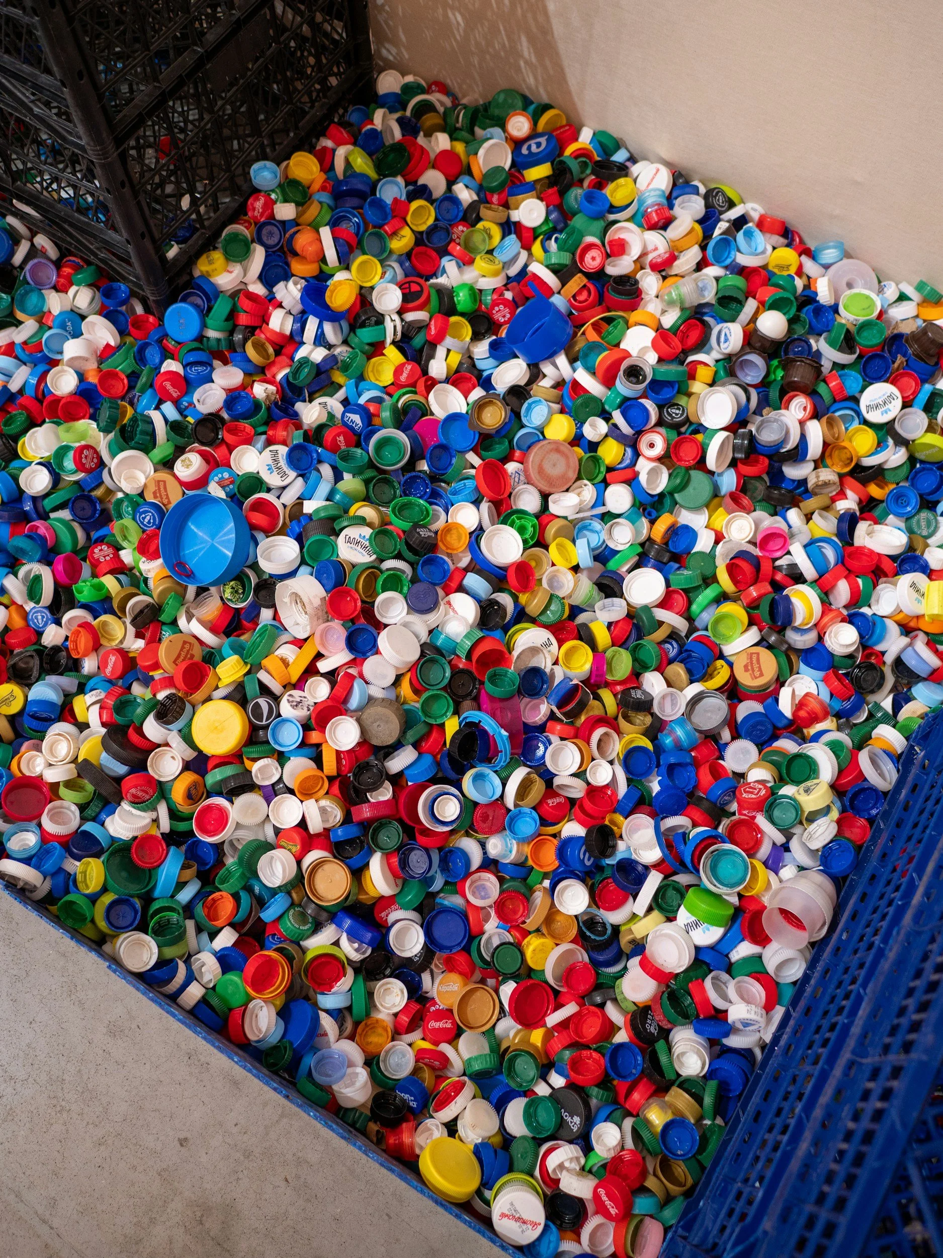 European PET Bottle Caps &amp; Labels: What the Feedstock Data Shows