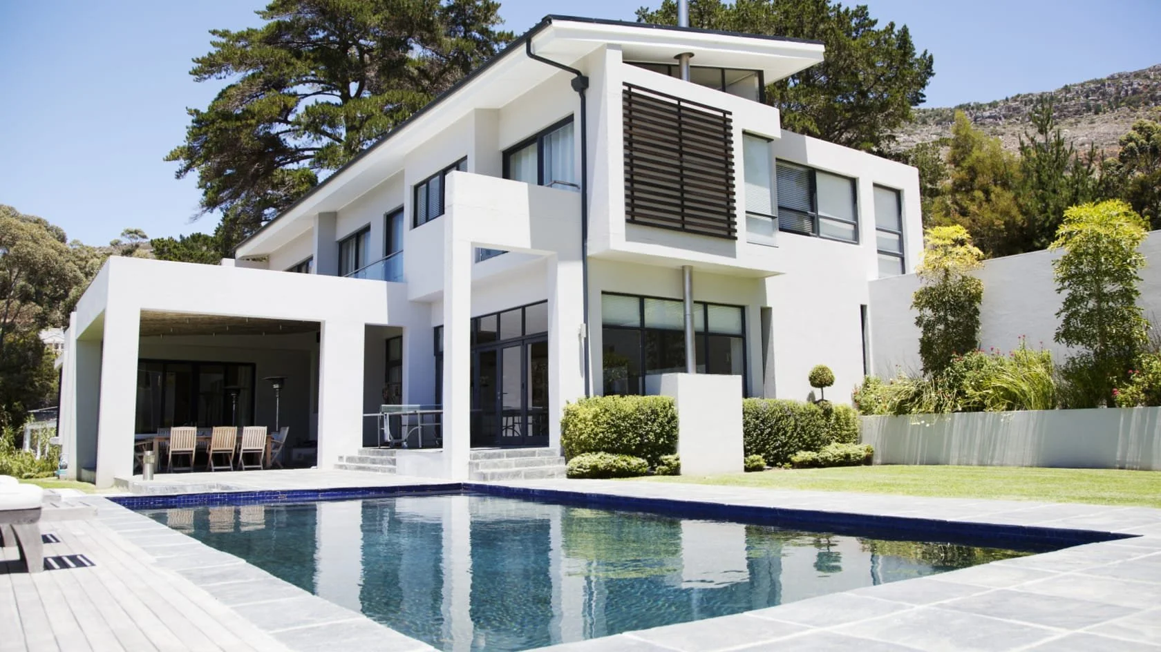 Modern-house-with-pool.jpg