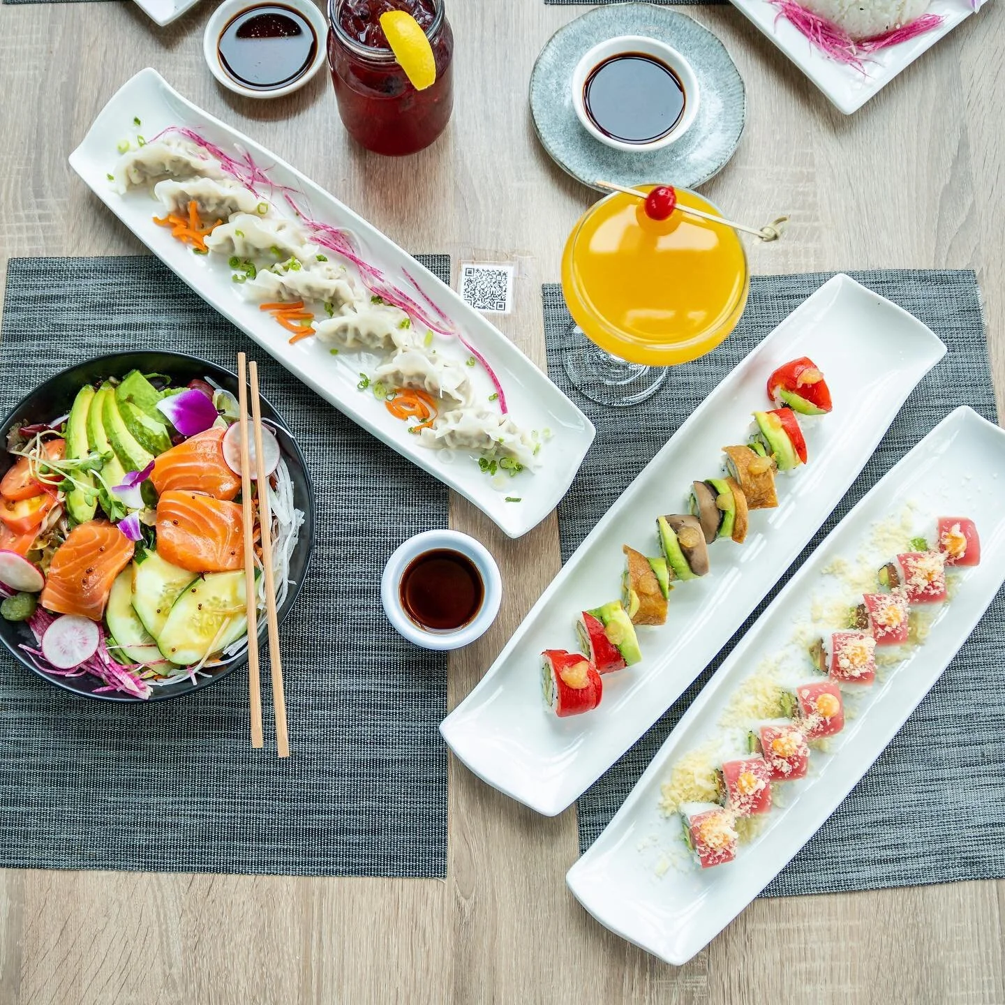 Rock &amp; Roll 🍣🤘🍥 

Tag another #sushirocker to join you for some delicious sushi &amp; drinks‼️

Happy Hour is daily from 3pm-7pm &amp; 9pm-close at the bar only!