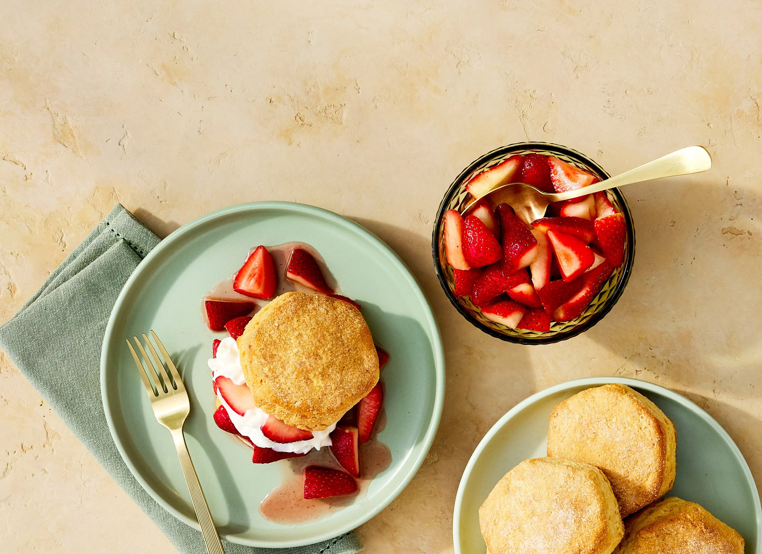 5625161-FY26-Q2-Summer-Summer-SBU-Misc-Food-284-EasyMealsAndRecipesEverydayMealsFoodRecipesEasyStrawberryShortcakes-Prism-H.jpg