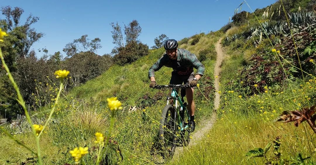 Shop ride tomorrow!

Were heading to Betty Dearing do some duuurt. 

Meet 8am 
Roll out 830
Meet at Black 🐘 
.
.
.
.
#letsridecyclery #burbank #shopride