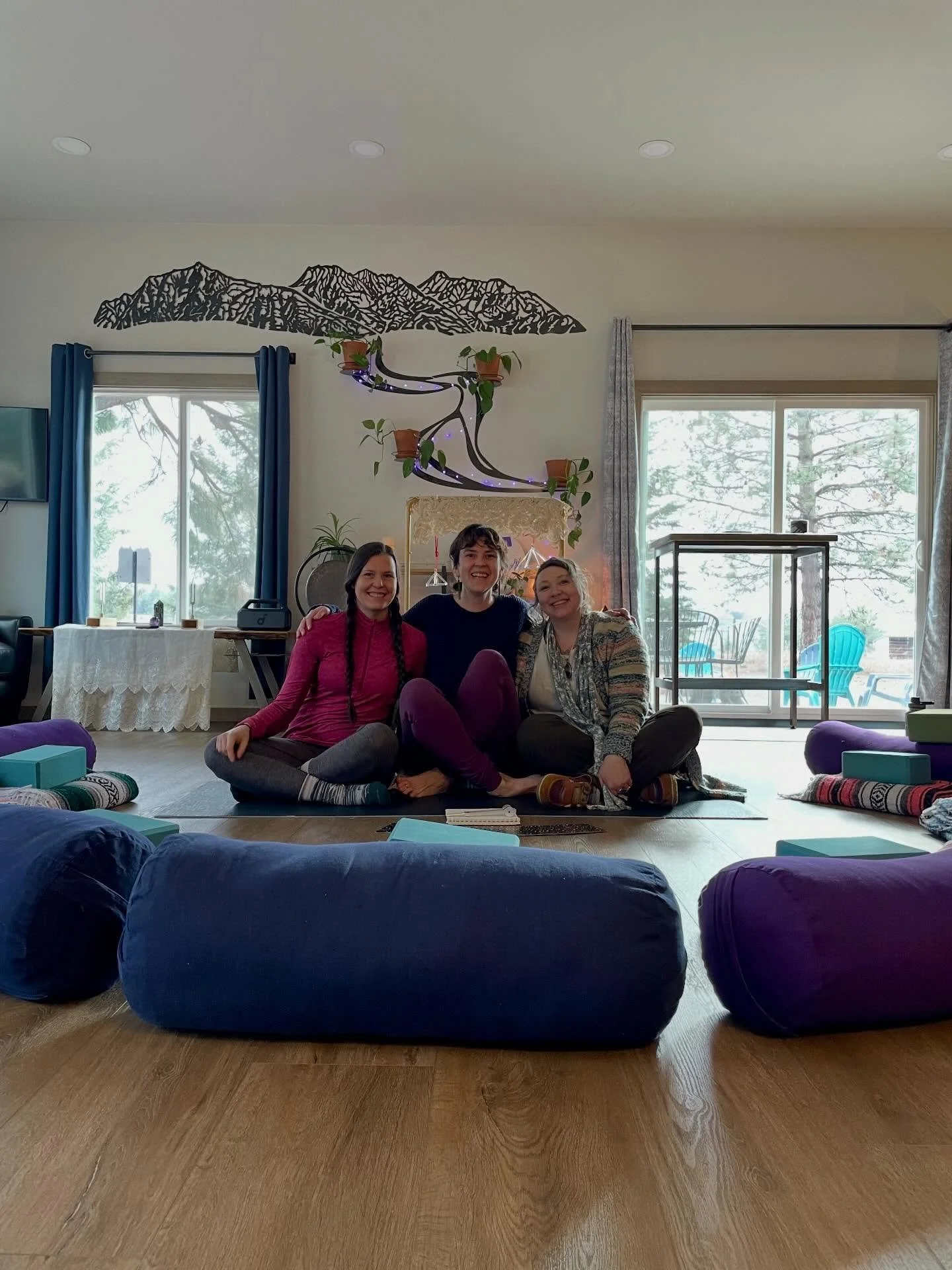 ✨So grateful for this incredible experience 🥰 co-facilitating along side incredible, talented, loving women @saunatraveller and @sassatlc to bring to life an experience that felt like magic 🪄 

So grateful for the wonderful women who came and share