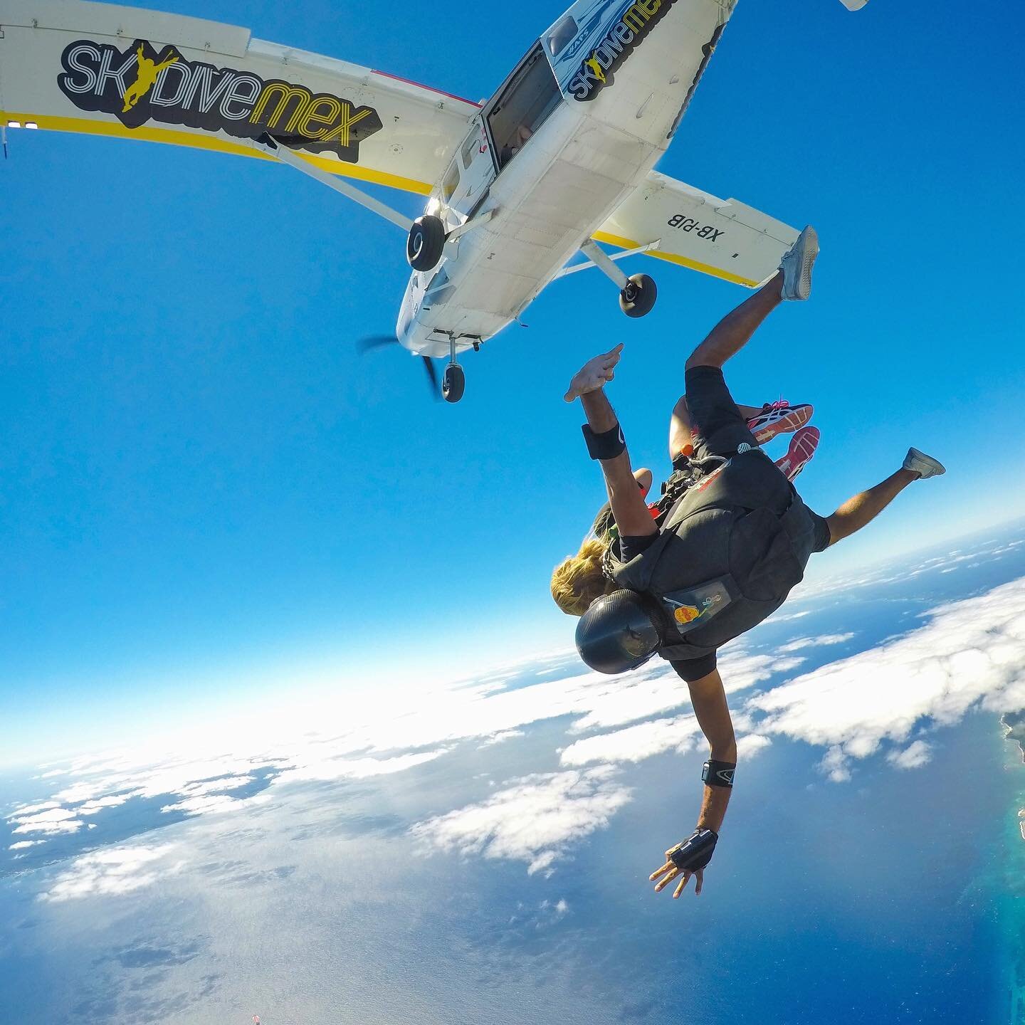 If you think that Mondays are bad then it is probably your job that sucks! Identify your passions and follow them 💥 Start by sending us a message asking about our Outside Video promo 😍