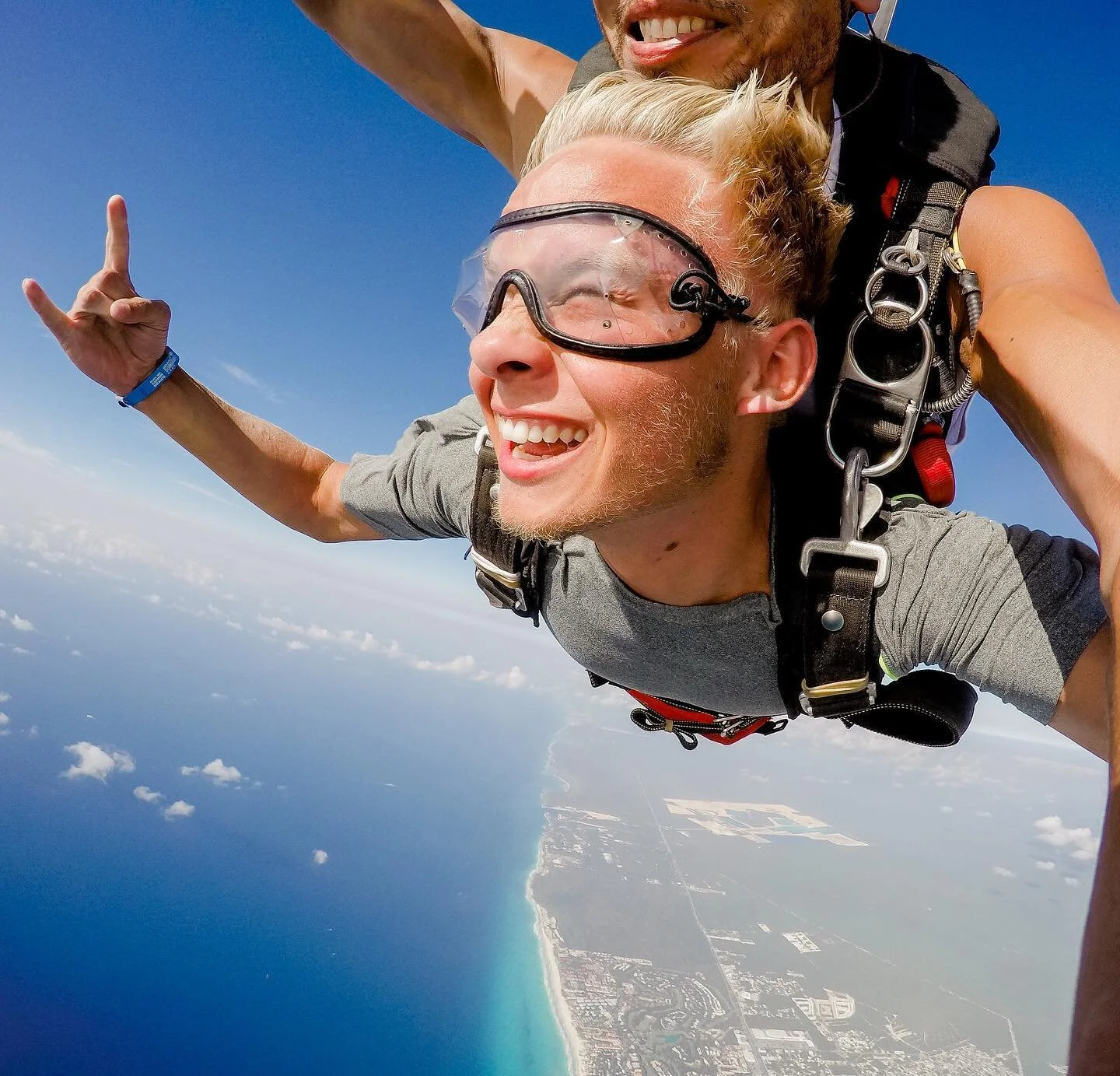 Be your own reason to smile. All we do here is help you radiate joy from the inside out 🤍💥🤘