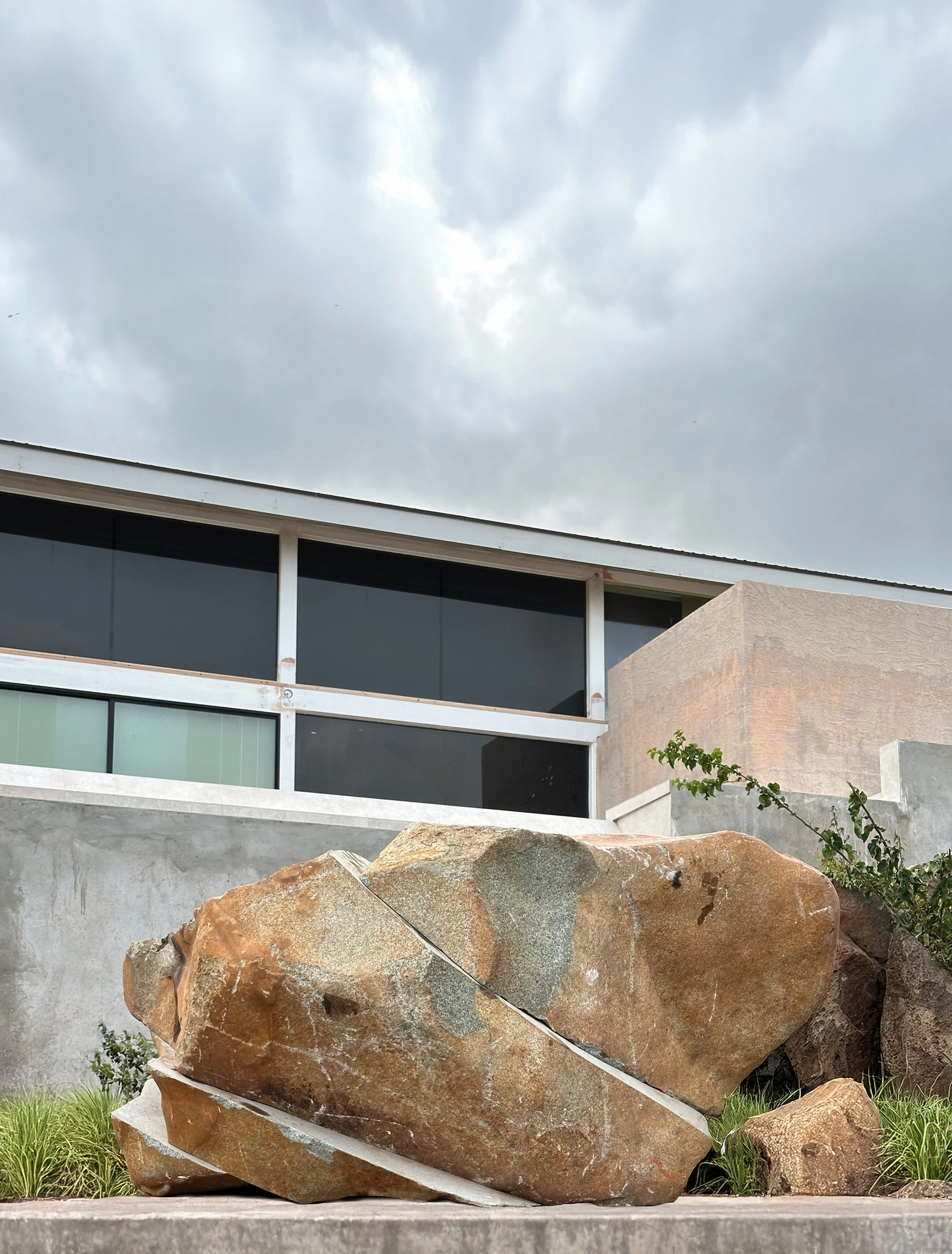 visage-granite-sculpture-back.jpg