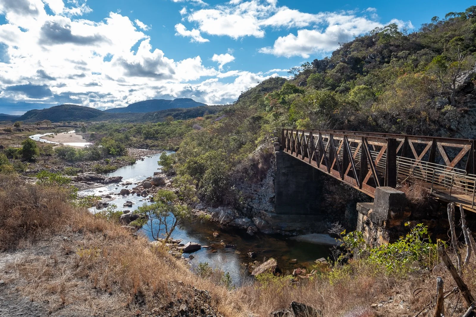 The old bridge above the Rio Pardo Pequeno, Gouveia, Serra do Espinhaço