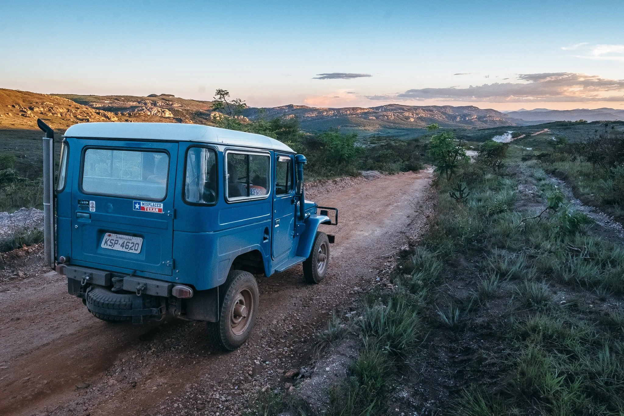 Toyota Bandeirante on the road to Capivari. Serro, Minas Gerais — Serra do Espinhaço