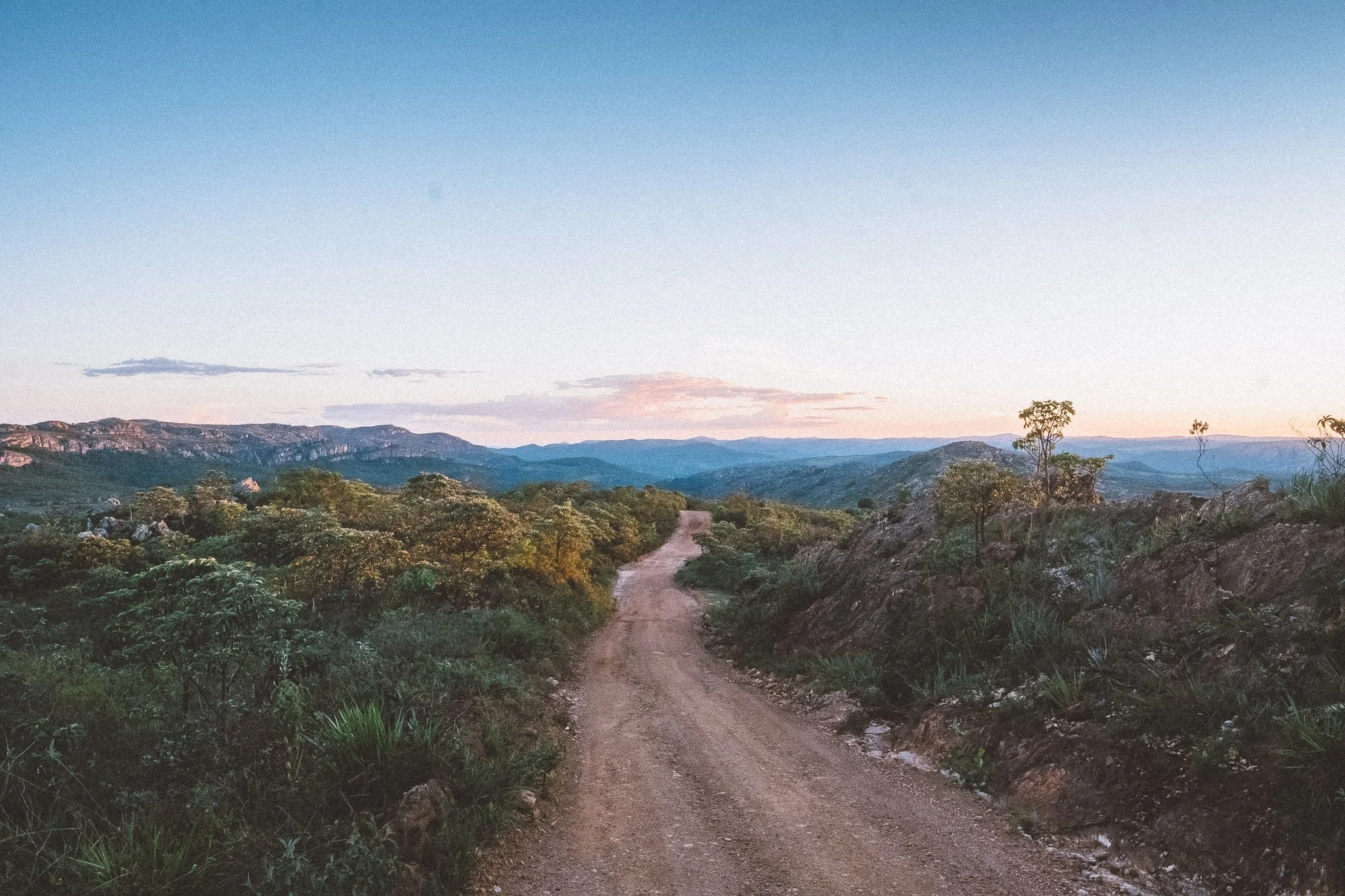 The dirt road to Capivari from Milho Verde, Serra do Espinhaço