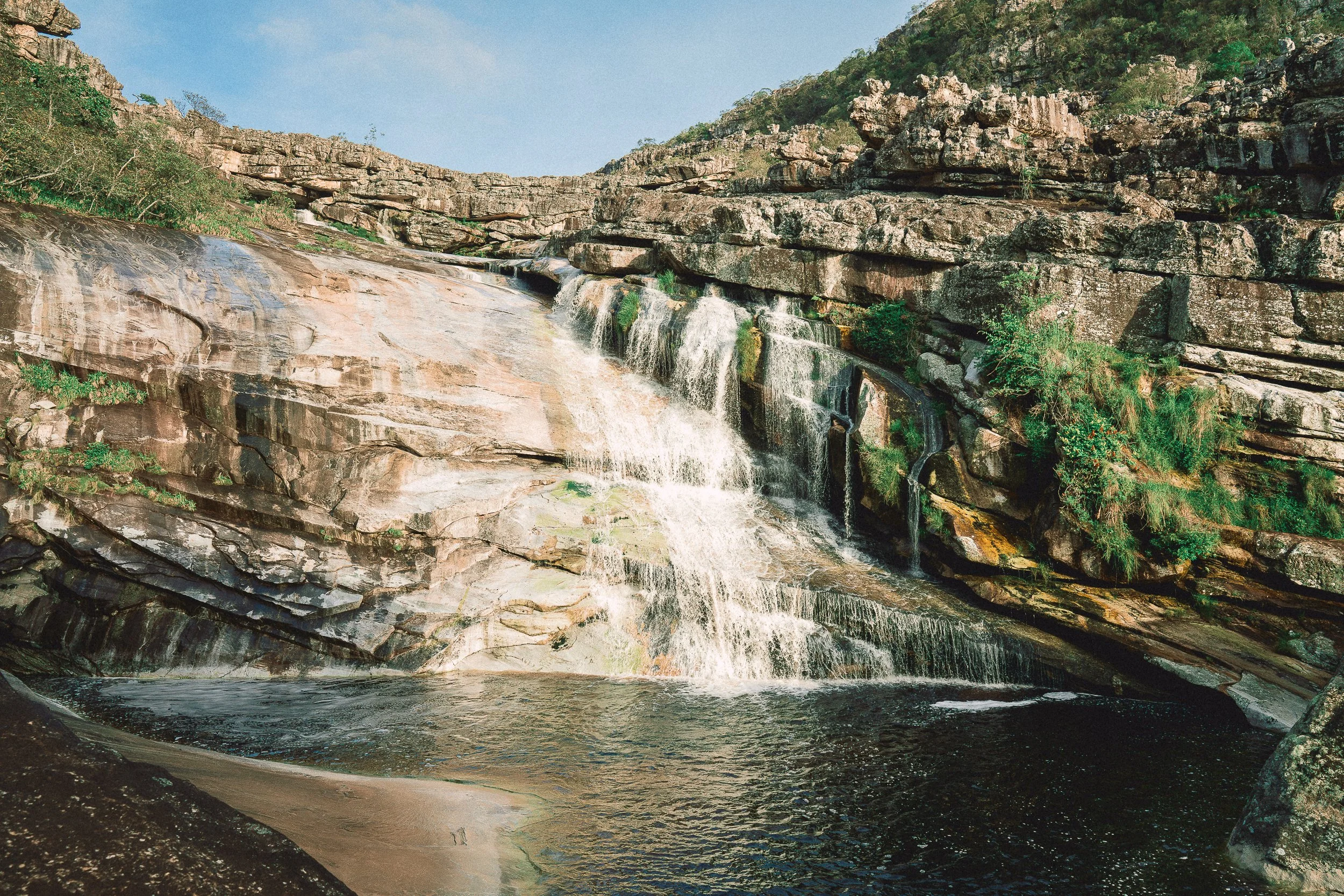 Cachoeira do Fundão during the transition season (April), Serra do Espinhaço