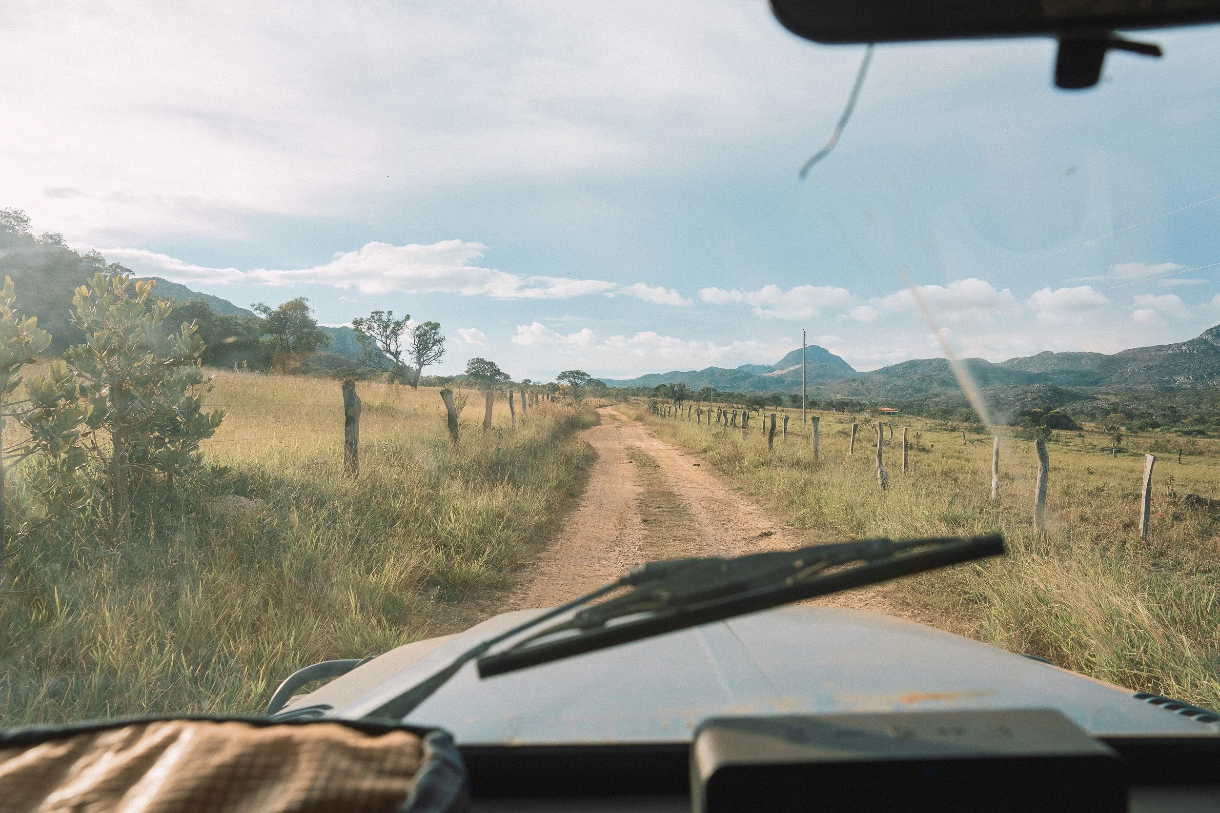 The dirt road to Santa Rita, Serra do Espinhaço