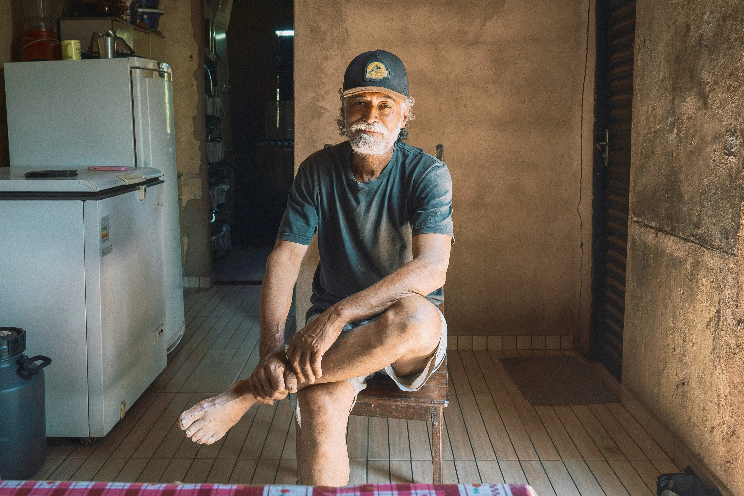 A portrait of Alves at his home in Pé de Serra, Minas Gerais