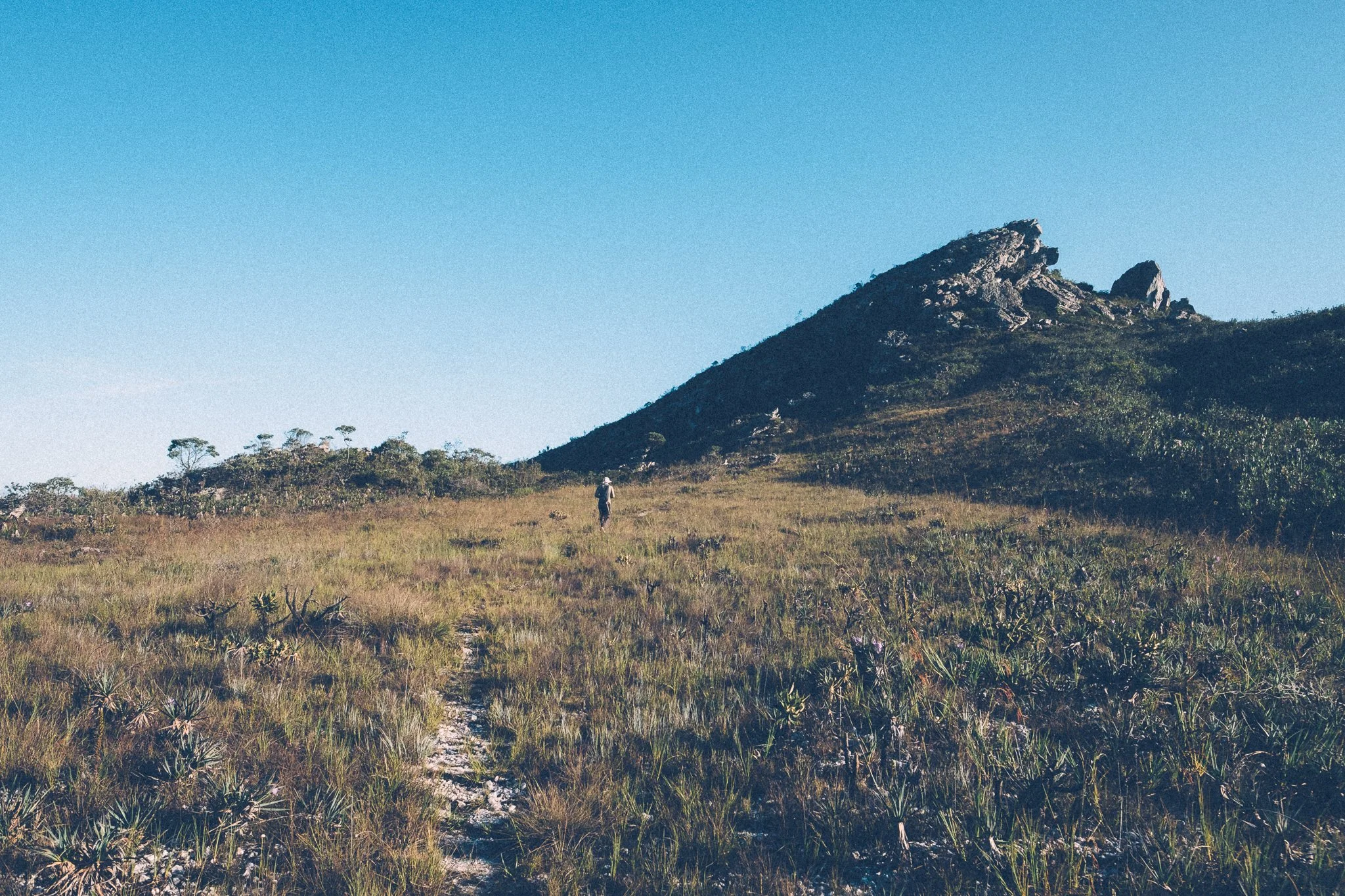 Trekking to the summit of Pico do Raio, Serra do Espinhaço