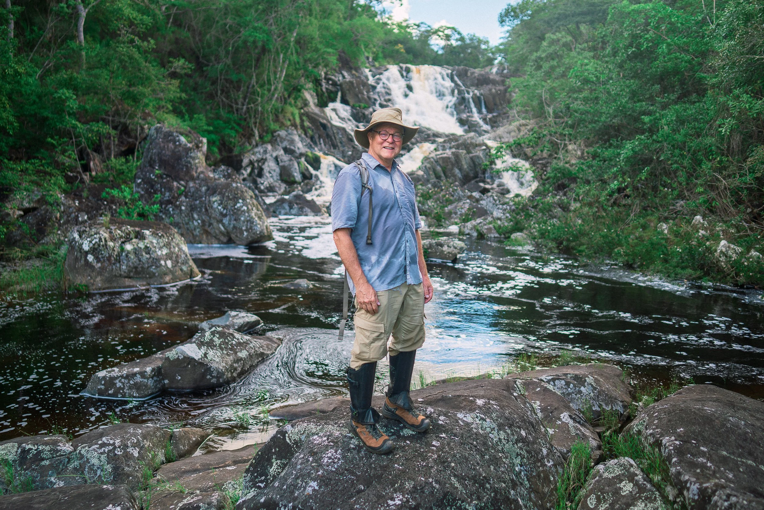 Marcos Guião and Greg on the trail in São Gonçalo do Rio das Pedras, Minas Gerais