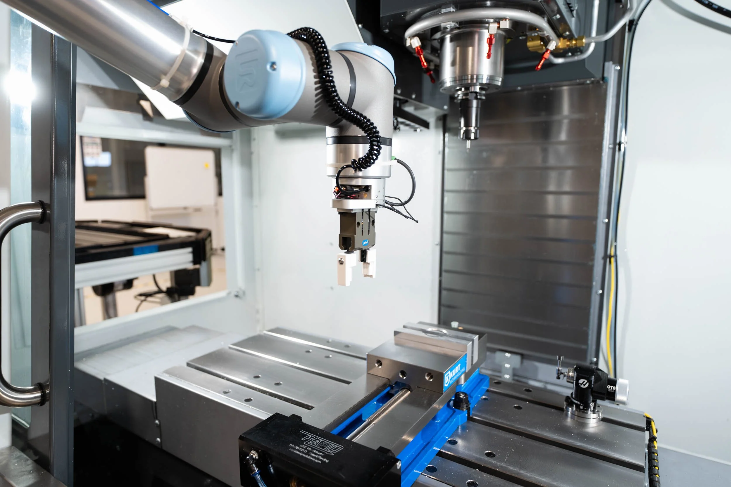 Machine tending automation cell