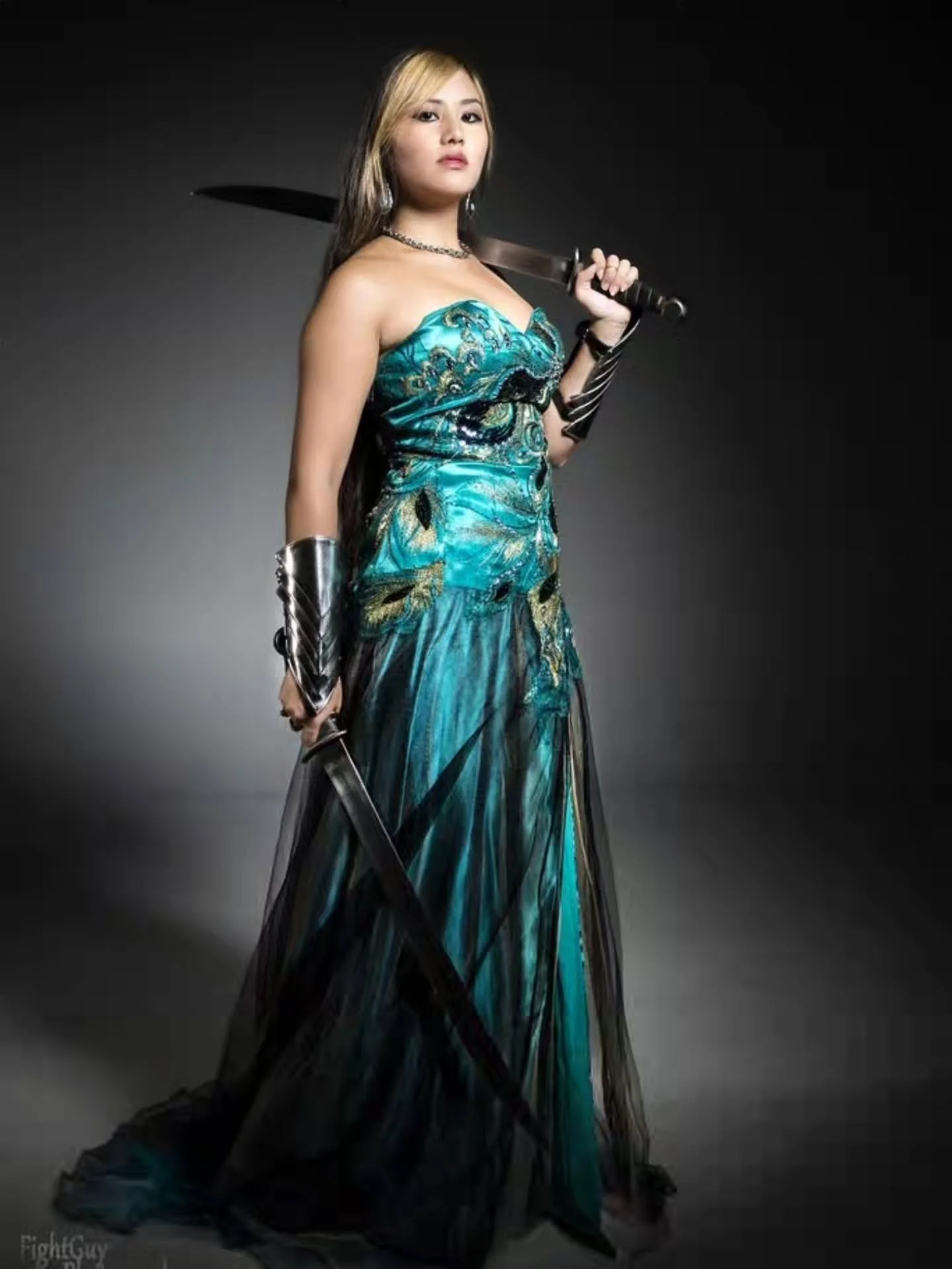 They say never forget where you came from. 
Its been a while since I posted #sword photos. 
So enjoy some sword photos.
There's something immensely powerful about the "sword at rest on the shoulder" pose. Enjoy. 
Lots of love to these amazi