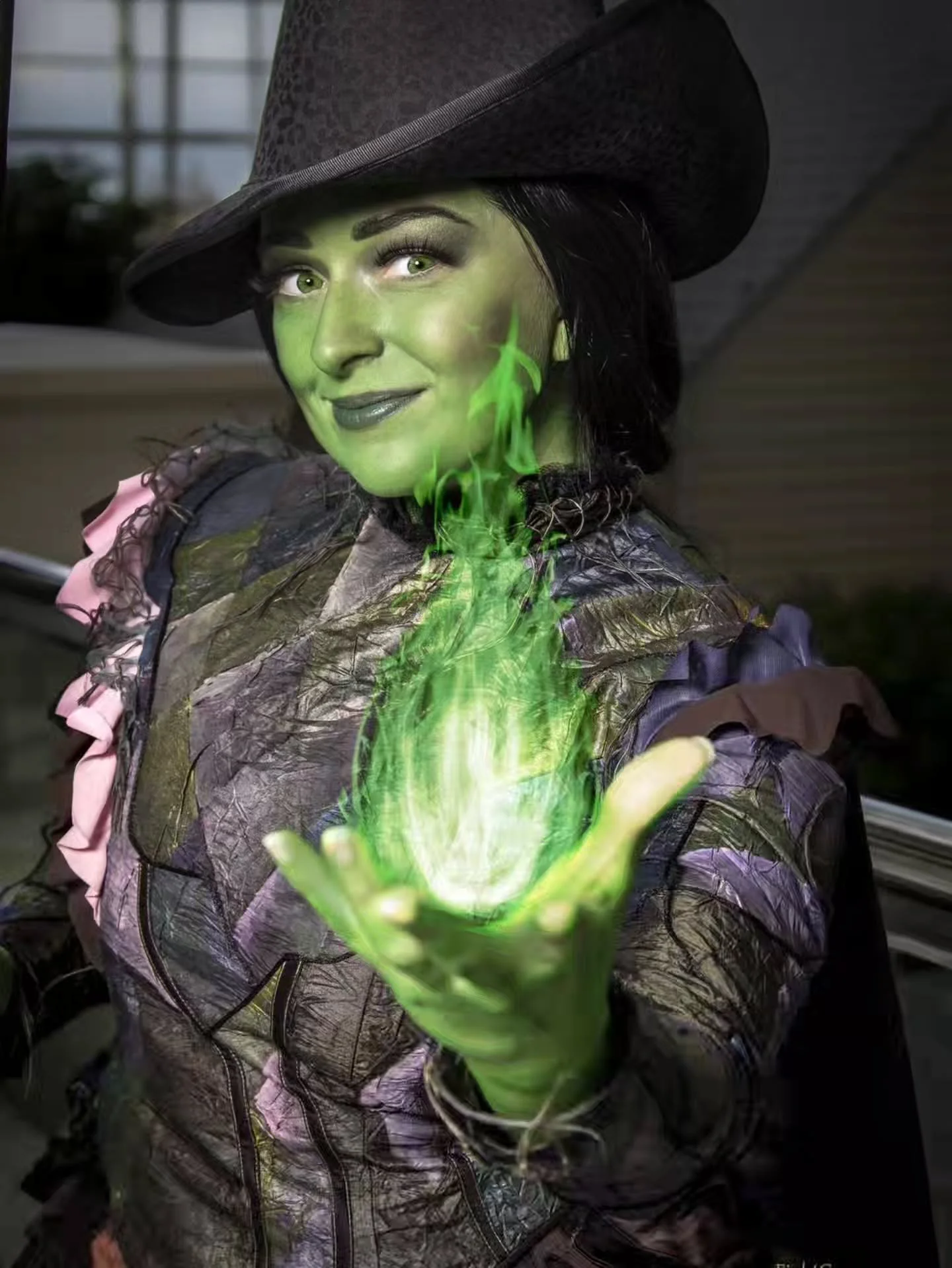 Today's randomly generated color is- medium green!
#cosplay #beautiful #modelmagic #fightguyphotography #canon