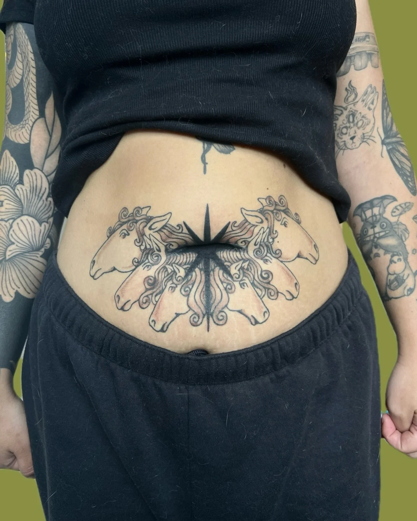 🐴🐴🐴🌟🐴🐴🐴

saddle up, folks! could this be the second most magnificent horse tattoo and placement ever? Neighhhh... THE most! thanks a million for the trust, lee! 🖤