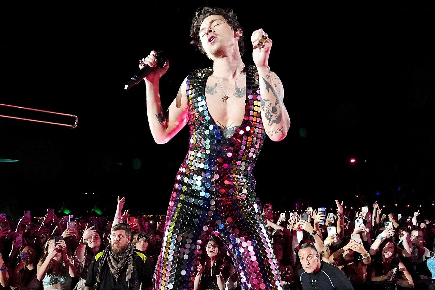 EP_HARRY_STYLES_TOUR_EXPL_COMP_v2.jpeg