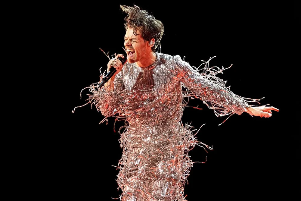 people-harry-styles-performing-13951ca129994fc1aa2e26a14dff05f4.jpeg