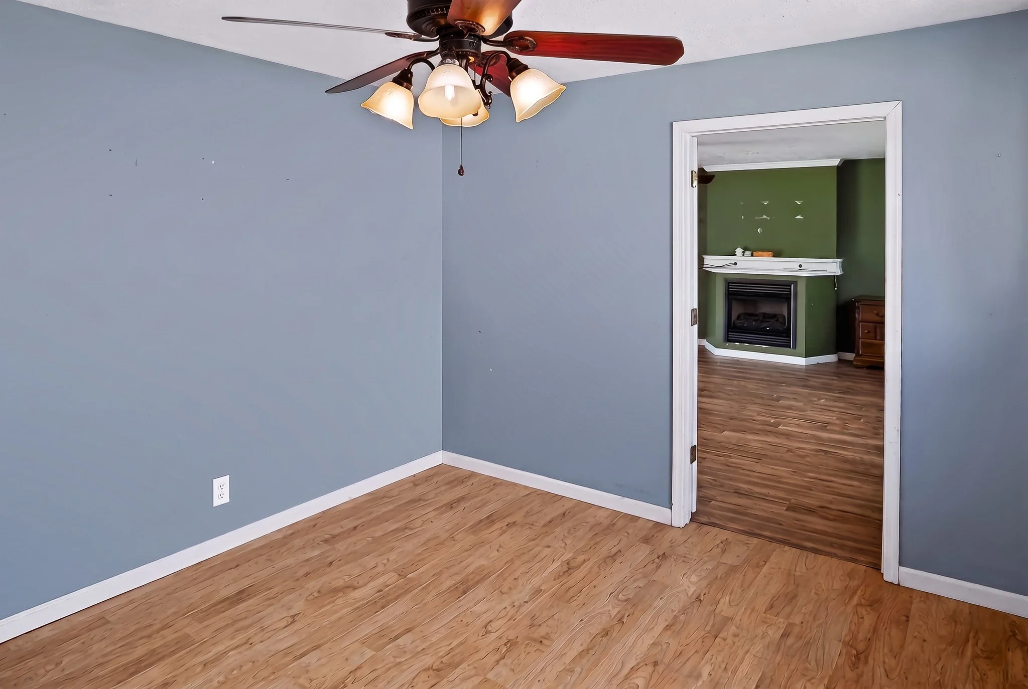 Firefly_GeminiFlash_removebluetapeonfloor11522.jpg