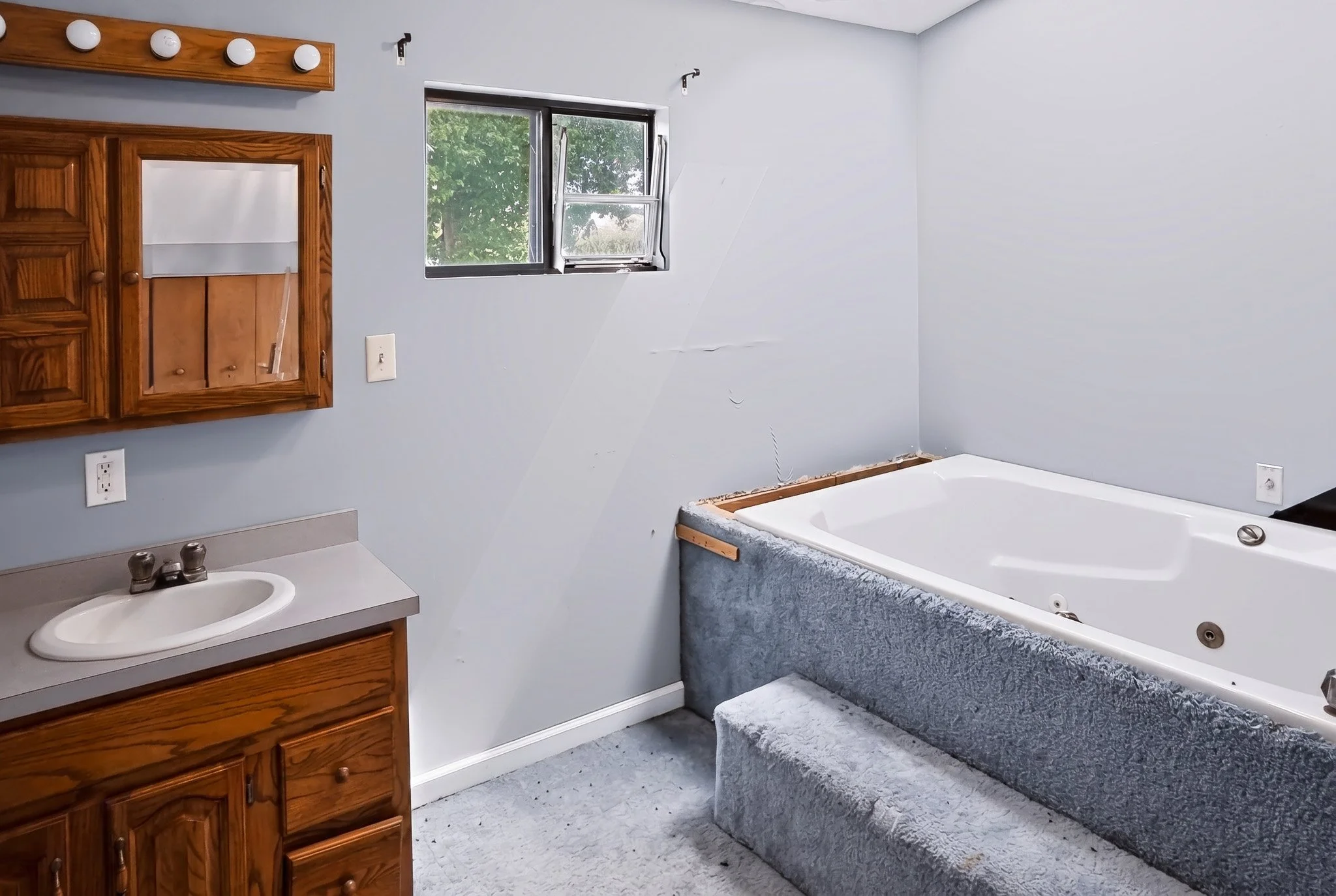 Firefly_GeminiFlash_removethewoodstripsthatareontopofthecountertop898682.jpg