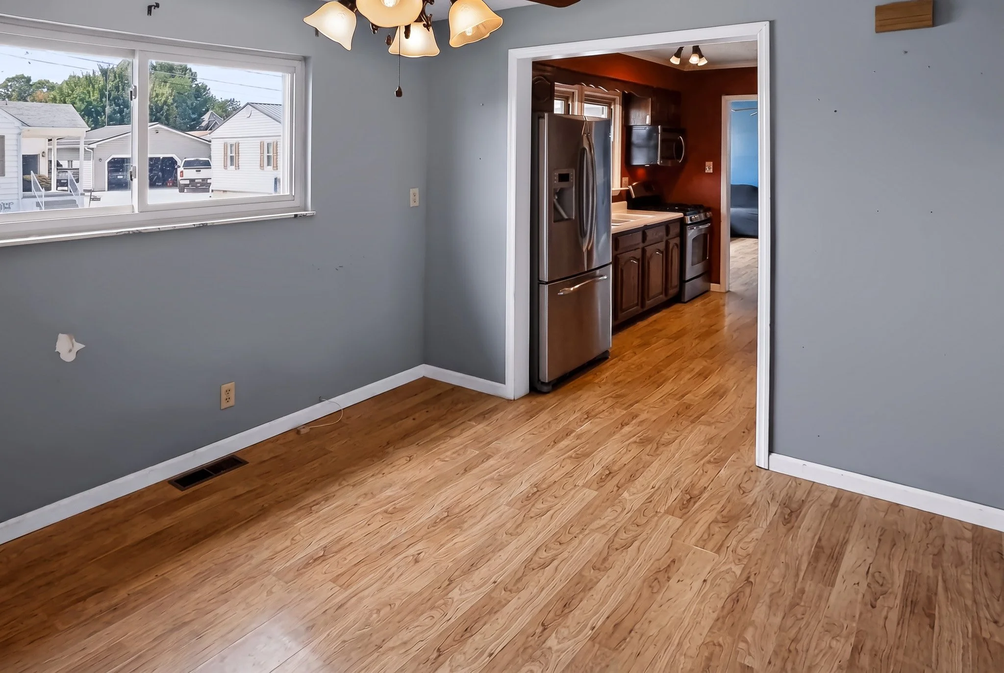 Firefly_GeminiFlash_removebluetapeonfloor144721.jpg