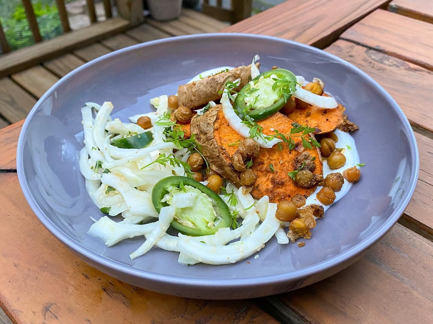 RECIPE LINK IN THE BIO: 🍠 Sweet Potato Chickpea Bowls with Lemony Yogurt and Fennel!
This easy dinner is one of the tastiest and most healing dishes I&rsquo;ve ever made. It&rsquo;s cleansing comfort food!