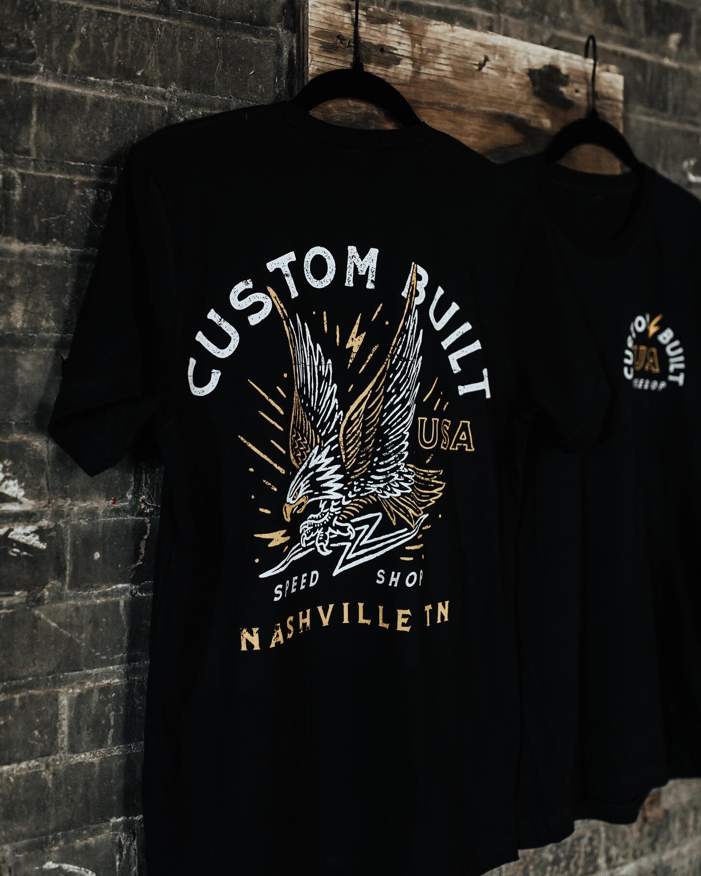 𝙁𝙍𝙀𝙀𝘿𝙊𝙈 𝙁𝙄𝙂𝙃𝙏𝙀𝙍 🦅 

Our Eagle Tee is an ode to fighting the good fight. This eagle never surrenders to the size or the strength of its prey and always puts up a fight to win and regain its territory!

Printed on a classic heavy spun co