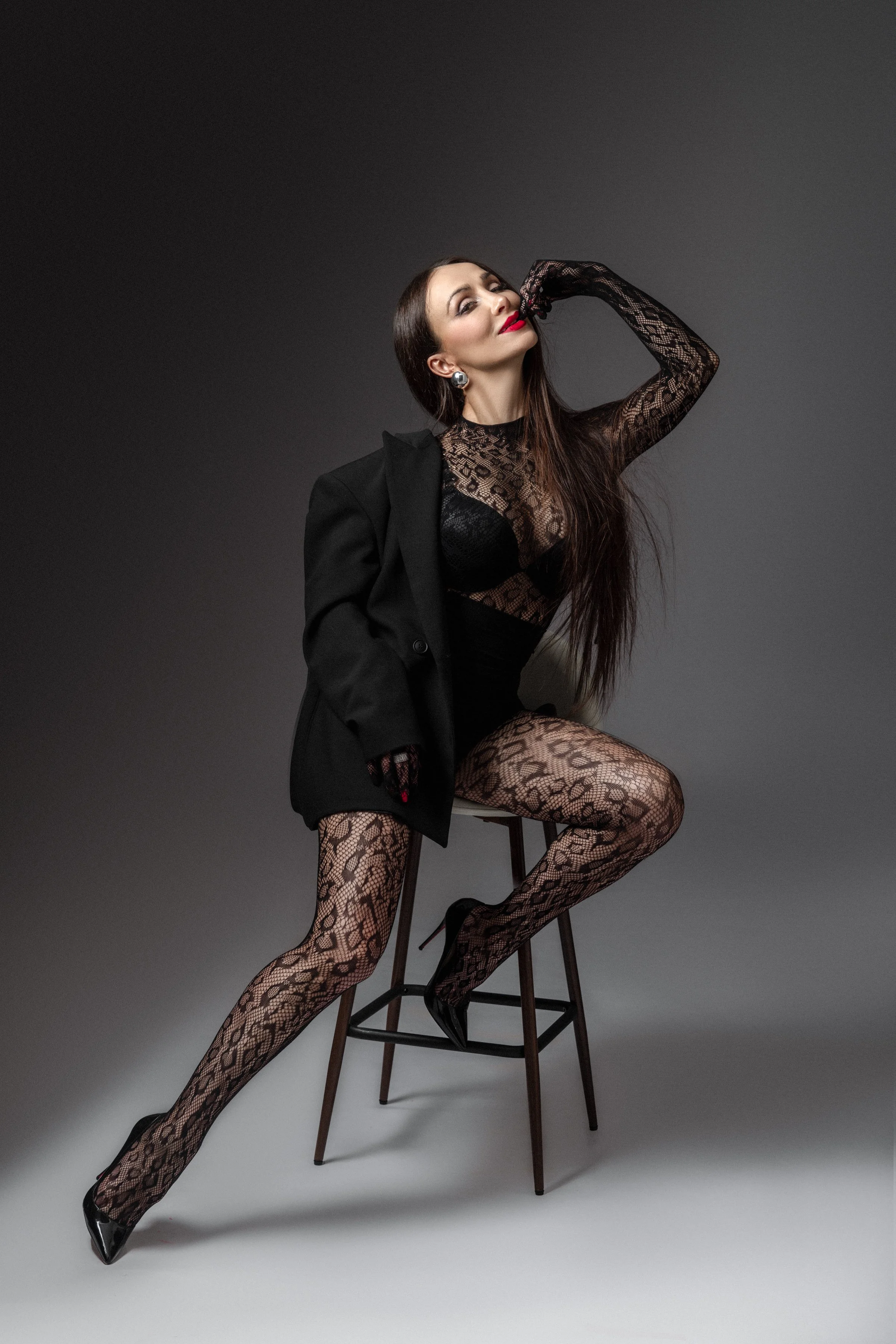 Women—Portraits—Boudoir—Birthday—Beauty—Studio—Portraits—Dallas—DFW—McKinney—Plano—Allen—Frisco—Texas—Fine—Art—Luxury—Women—Portraits—Editorial—Portraits—Feminine—Elegance—Timeless—Beauty—Confidence—Empowerment—Glamour—High—End—Studio—Photography—Fas