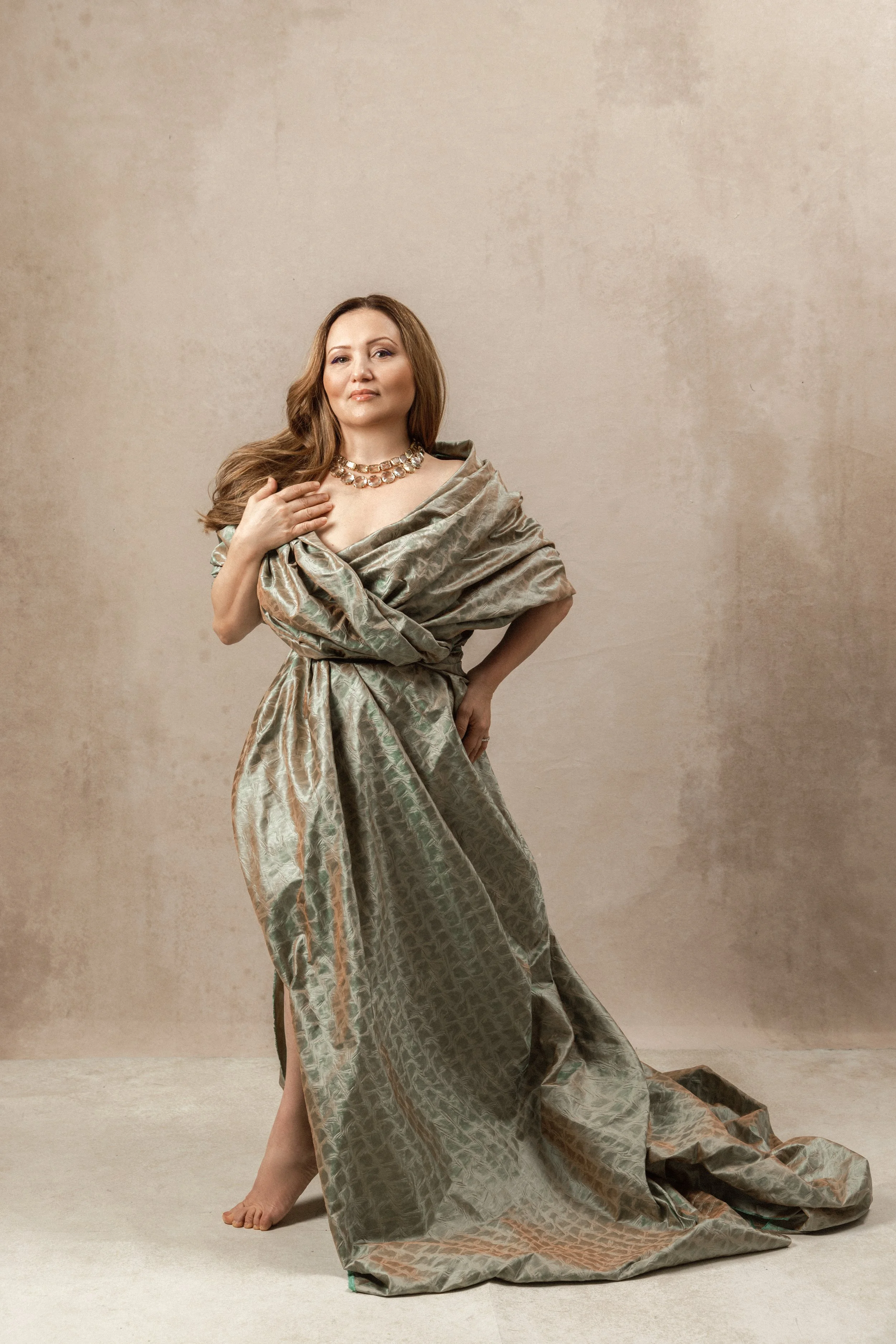 Women—Portraits—Boudoir—Birthday—Beauty—Studio—Portraits—Dallas—DFW—McKinney—Plano—Allen—Frisco—Texas—Fine—Art—Luxury—Women—Portraits—Editorial—Portraits—Feminine—Elegance—Timeless—Beauty—Confidence—Empowerment—Glamour—High—End—Studio—Photography—Fas