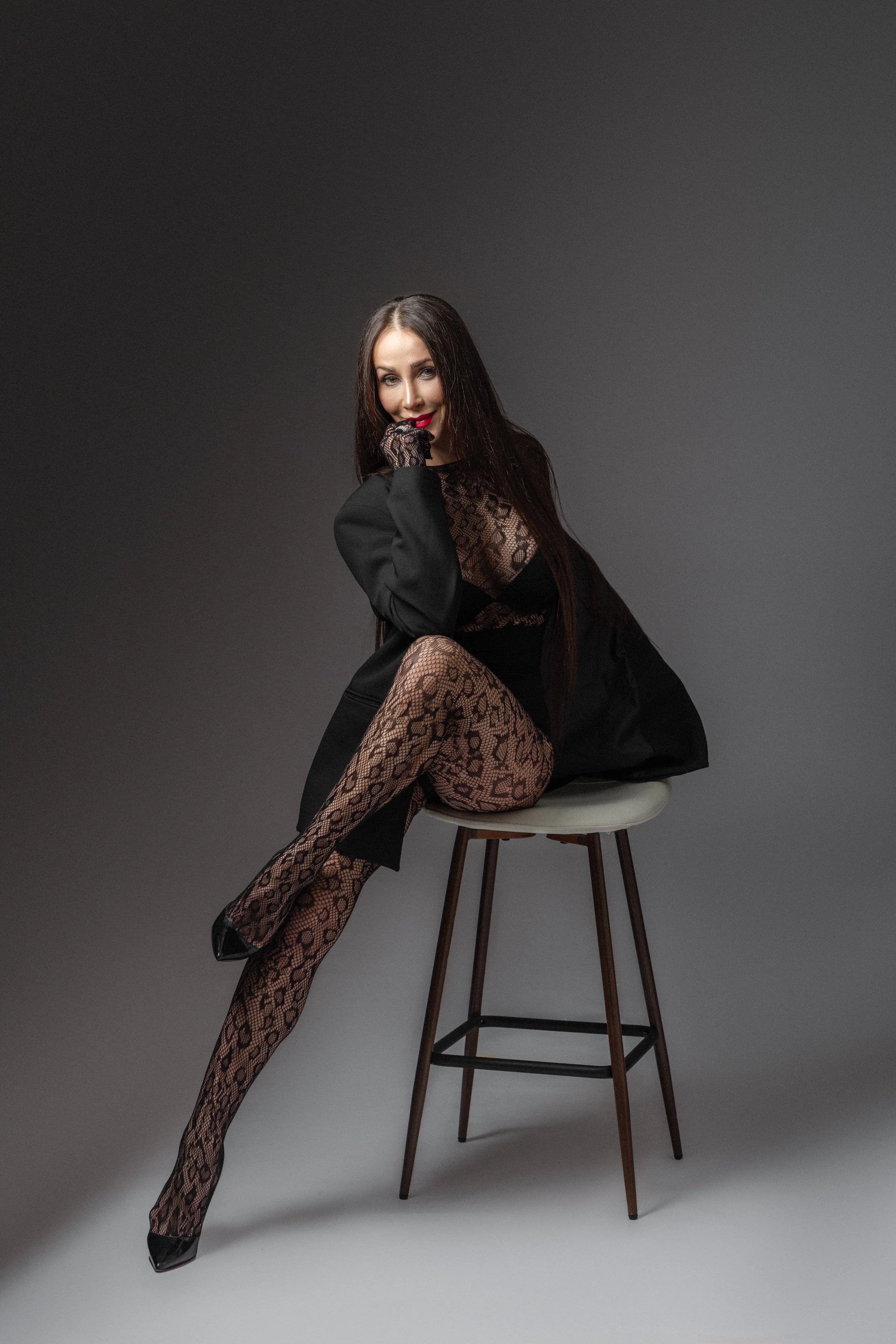 Women—Portraits—Boudoir—Birthday—Beauty—Studio—Portraits—Dallas—DFW—McKinney—Plano—Allen—Frisco—Texas—Fine—Art—Luxury—Women—Portraits—Editorial—Portraits—Feminine—Elegance—Timeless—Beauty—Confidence—Empowerment—Glamour—High—End—Studio—Photography—Fas