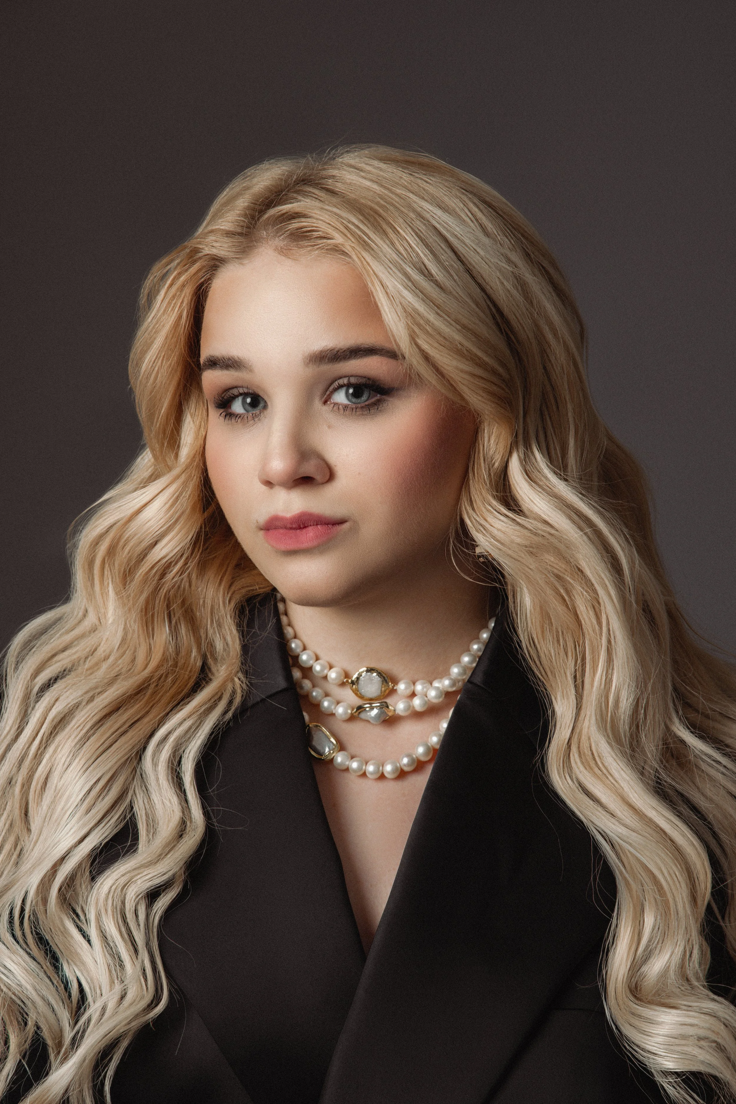 Women—Portraits—Boudoir—Birthday—Beauty—Studio—Portraits—Dallas—DFW—McKinney—Plano—Allen—Frisco—Texas—Fine—Art—Luxury—Women—Portraits—Editorial—Portraits—Feminine—Elegance—Timeless—Beauty—Confidence—Empowerment—Glamour—High—End—Studio—Photography—Fas