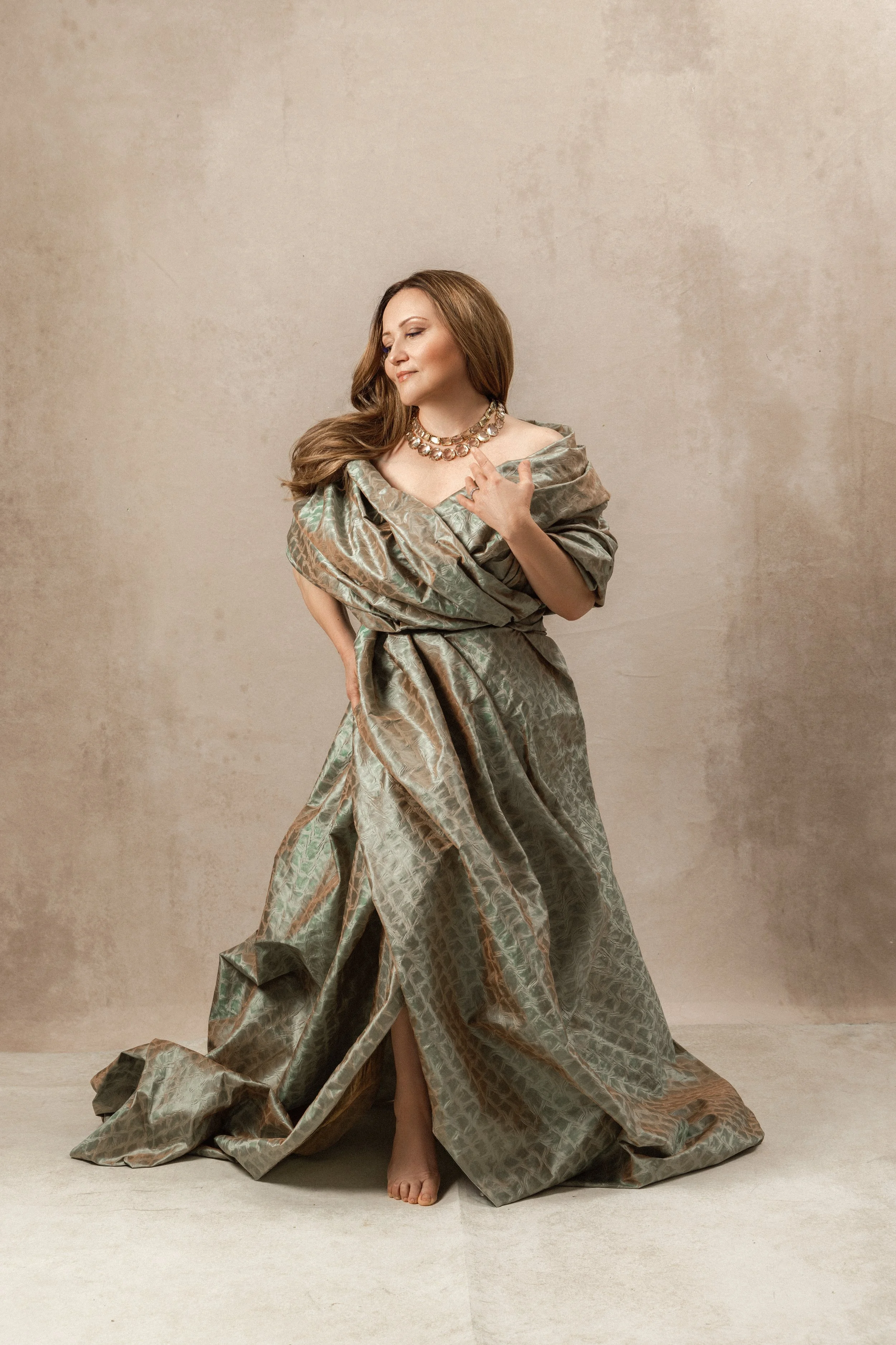 Women—Portraits—Boudoir—Birthday—Beauty—Studio—Portraits—Dallas—DFW—McKinney—Plano—Allen—Frisco—Texas—Fine—Art—Luxury—Women—Portraits—Editorial—Portraits—Feminine—Elegance—Timeless—Beauty—Confidence—Empowerment—Glamour—High—End—Studio—Photography—Fas