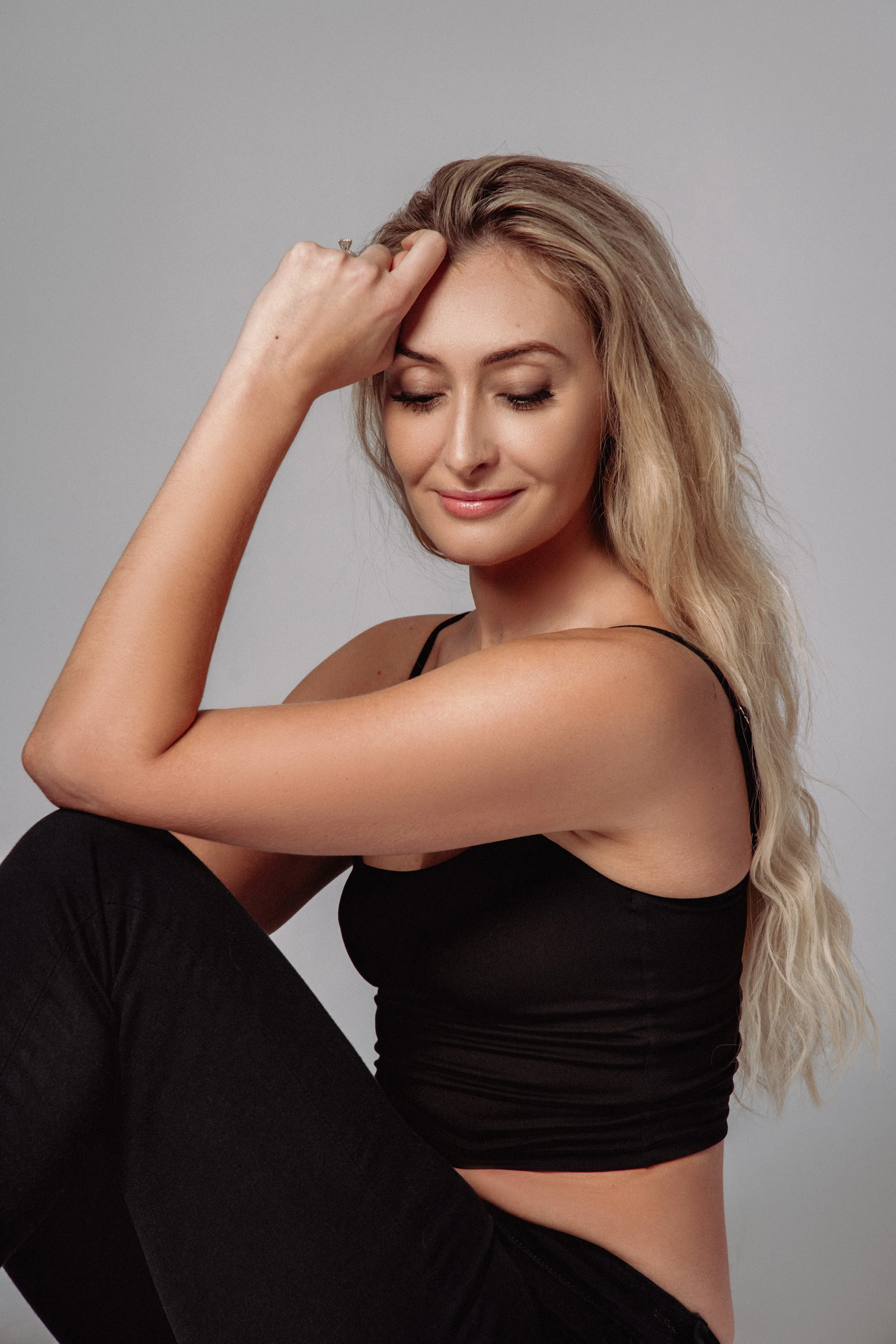 Women—Portraits—Boudoir—Birthday—Beauty—Studio—Portraits—Dallas—DFW—McKinney—Plano—Allen—Frisco—Texas—Fine—Art—Luxury—Women—Portraits—Editorial—Portraits—Feminine—Elegance—Timeless—Beauty—Confidence—Empowerment—Glamour—High—End—Studio—Photography—Fas