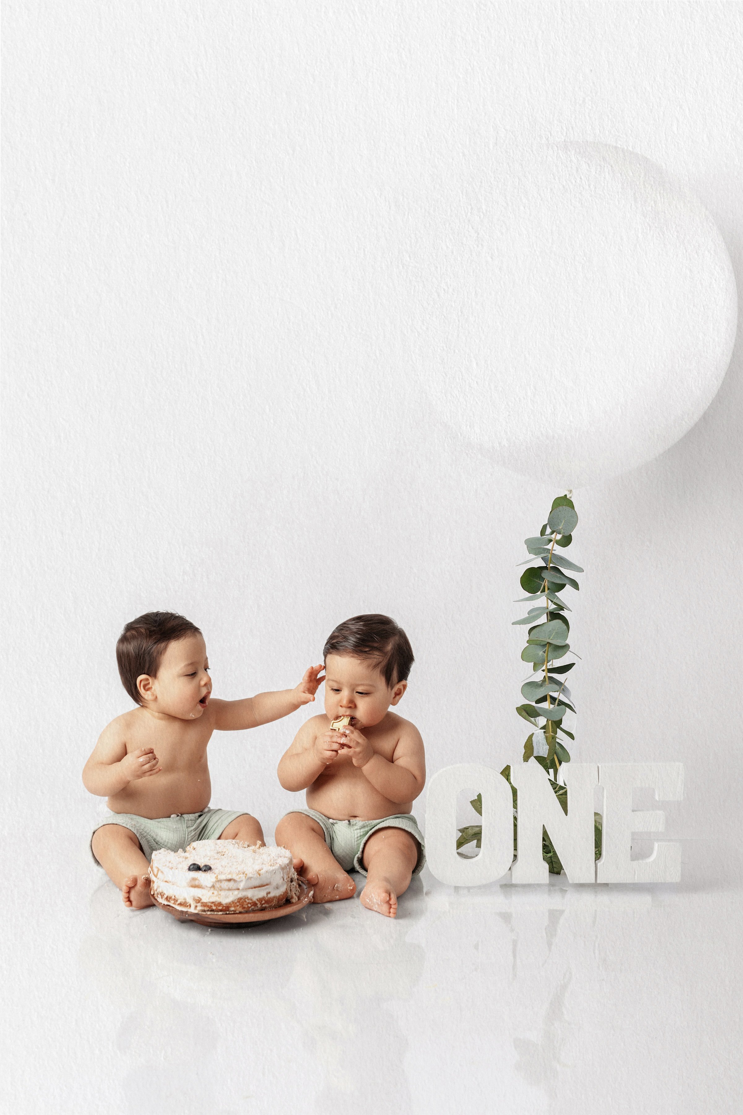 cake-smash-photography-dfw—first-birthday-photo-session-mckinney—cake-smash-photographer-north-dallas—luxury-cake-smash-portraits-texas—baby-cake-smash-session-frisco—elegant-cake-smash-photoshoot-plano—studio-cake-smash-photography-allen—milestone-b